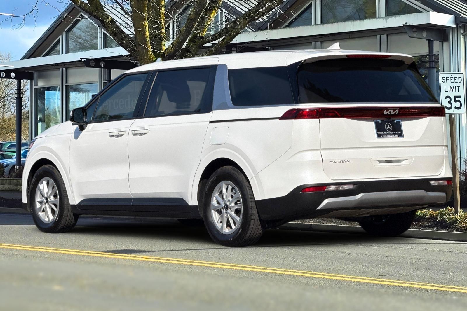 Used 2024 Kia Carnival Van