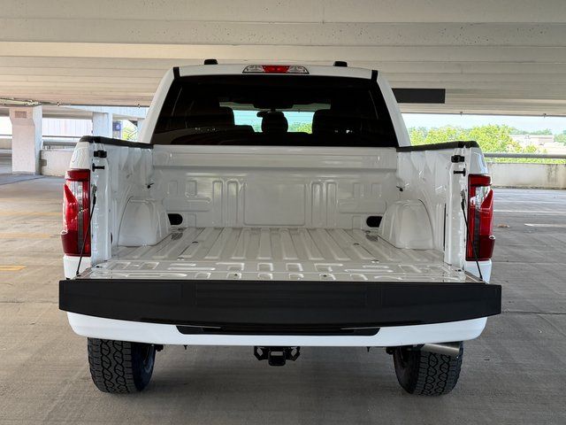 New 2026 Oxford White Ford XLT image 16