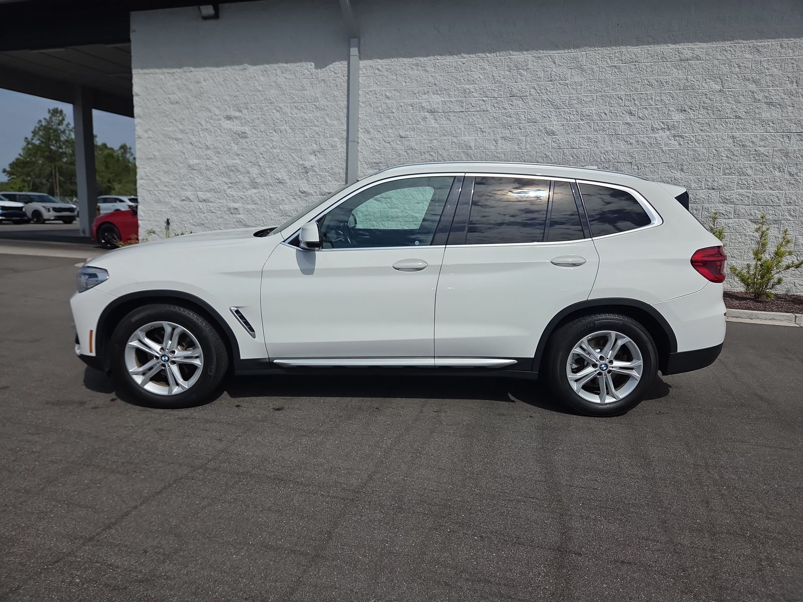 View vehicle photo 5