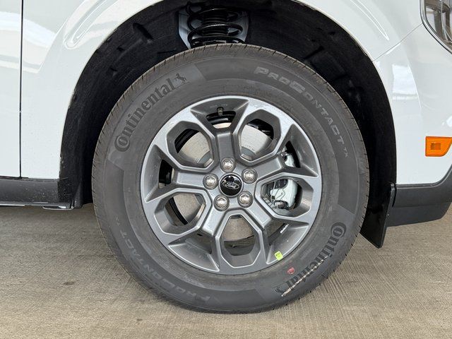 New 2026 Oxford White Ford XLT image 7