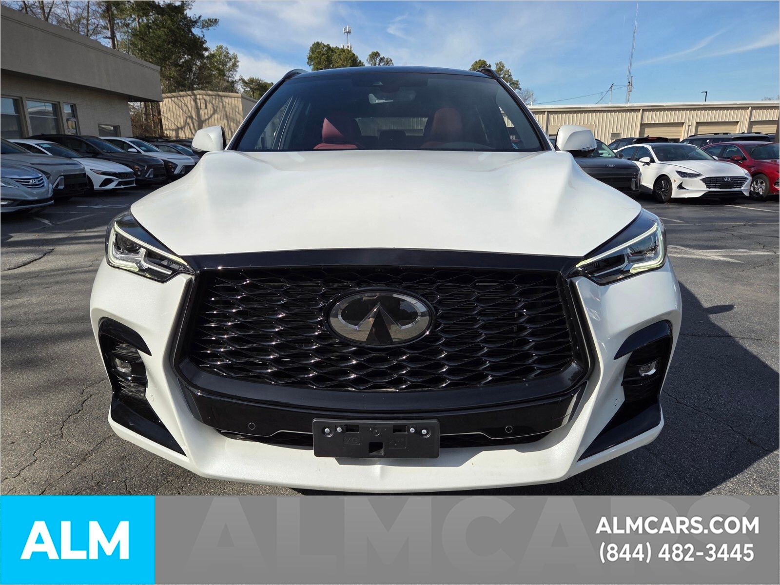 Used 2025 White INFINITI SPORT image 17