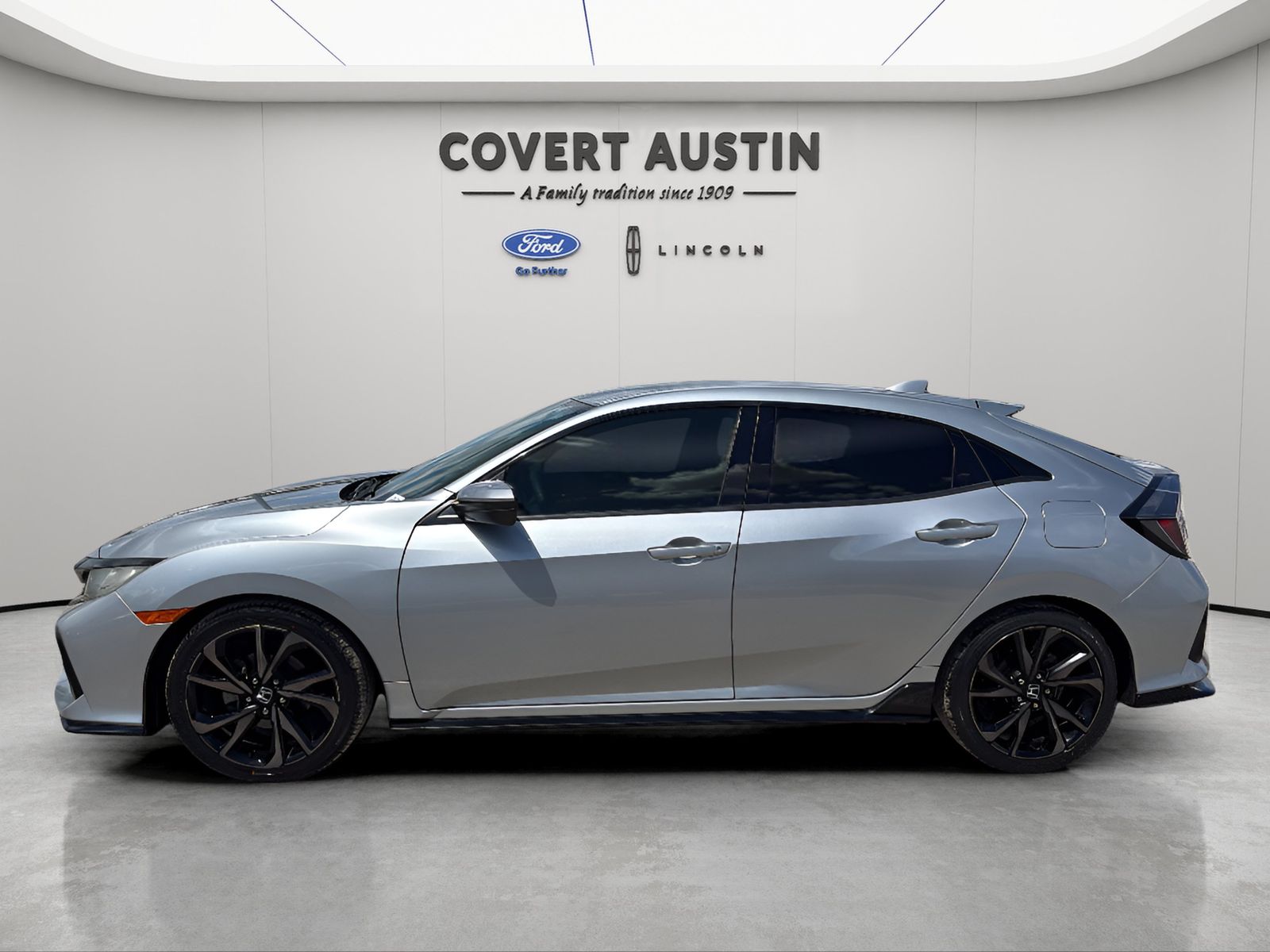 Used 2017  Honda Sport image 2