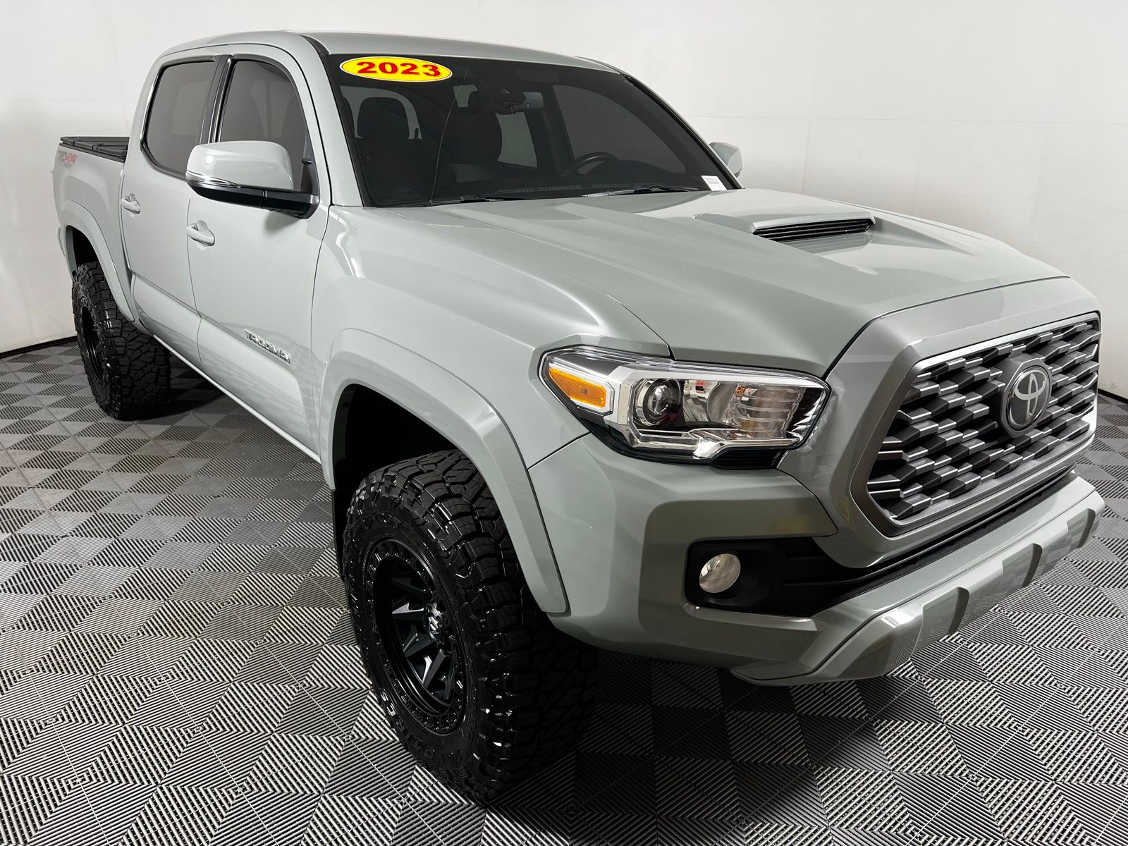 2023 Toyota Tacoma TRD Sport 3