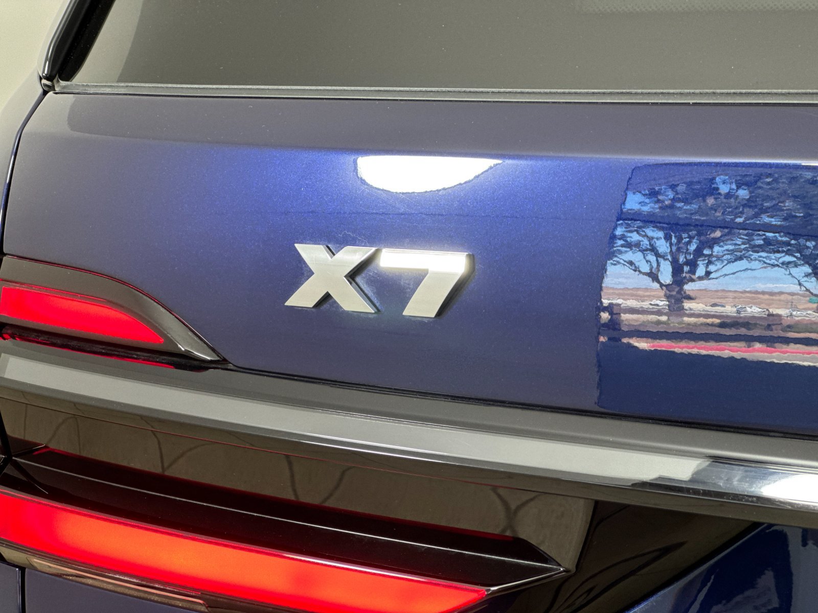 2026 BMW X7 M60i — full photo 28 of 30