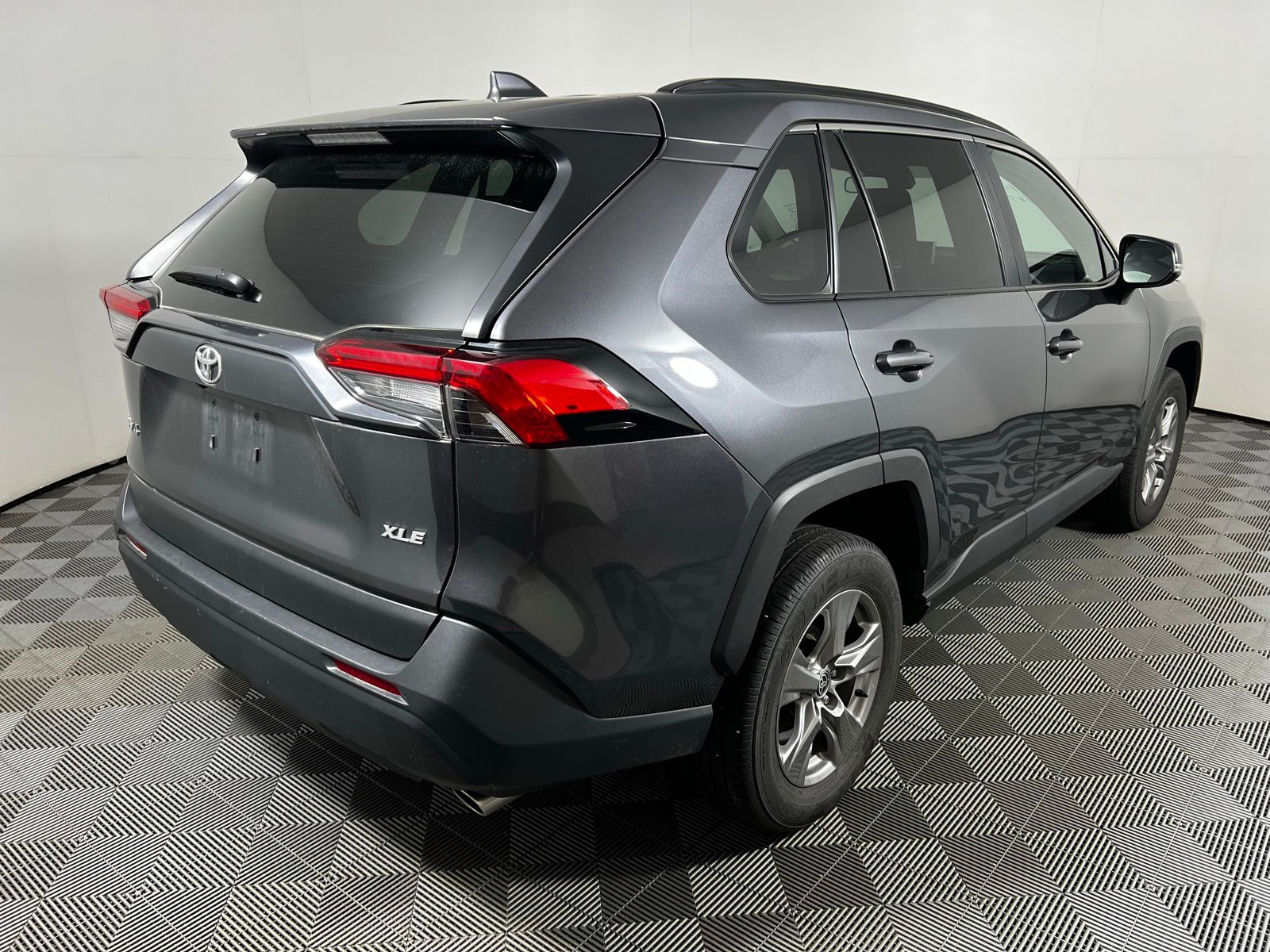 2024 Toyota RAV4 XLE 5
