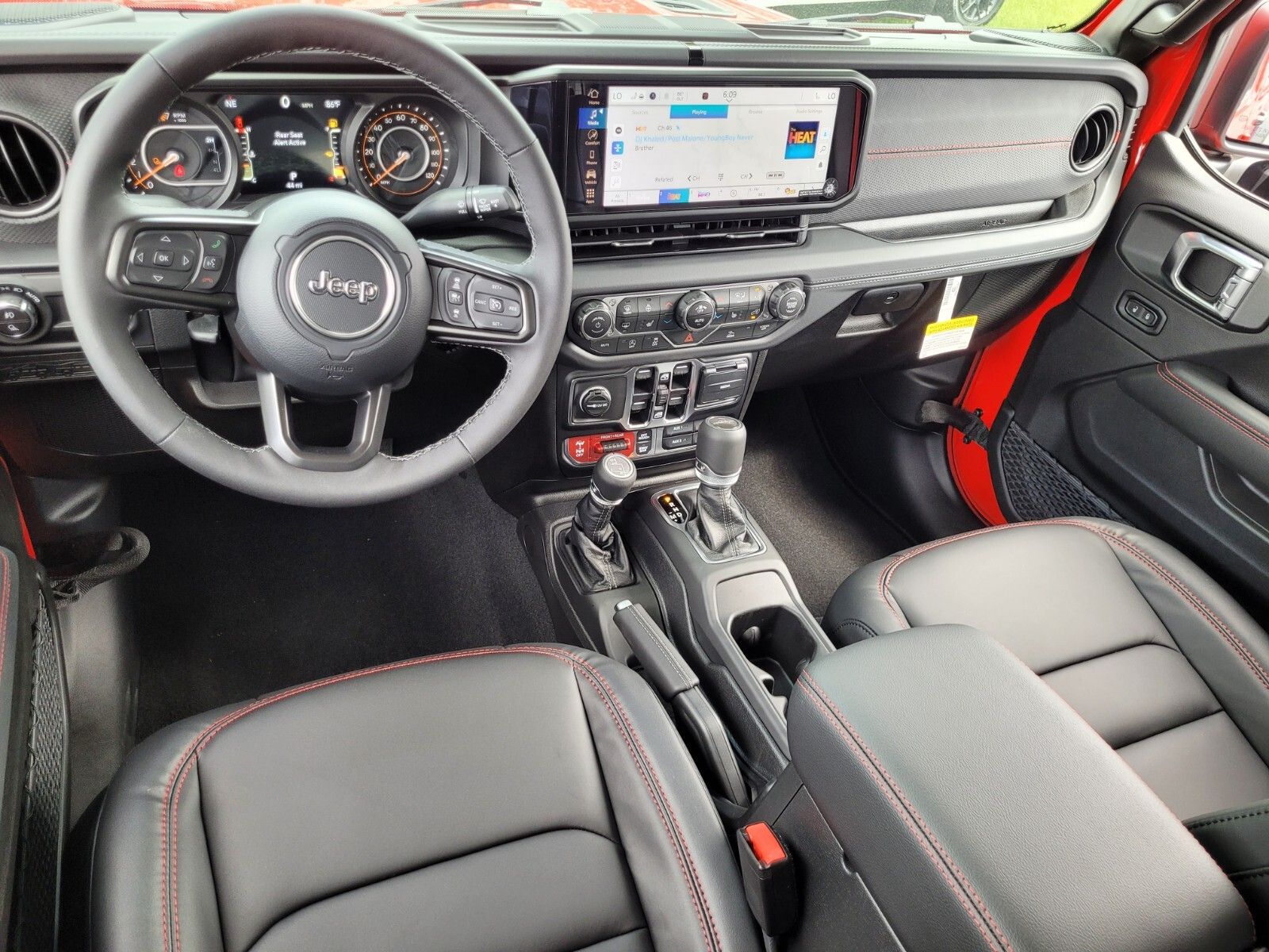 2025 Jeep Gladiator Rubicon photo 4