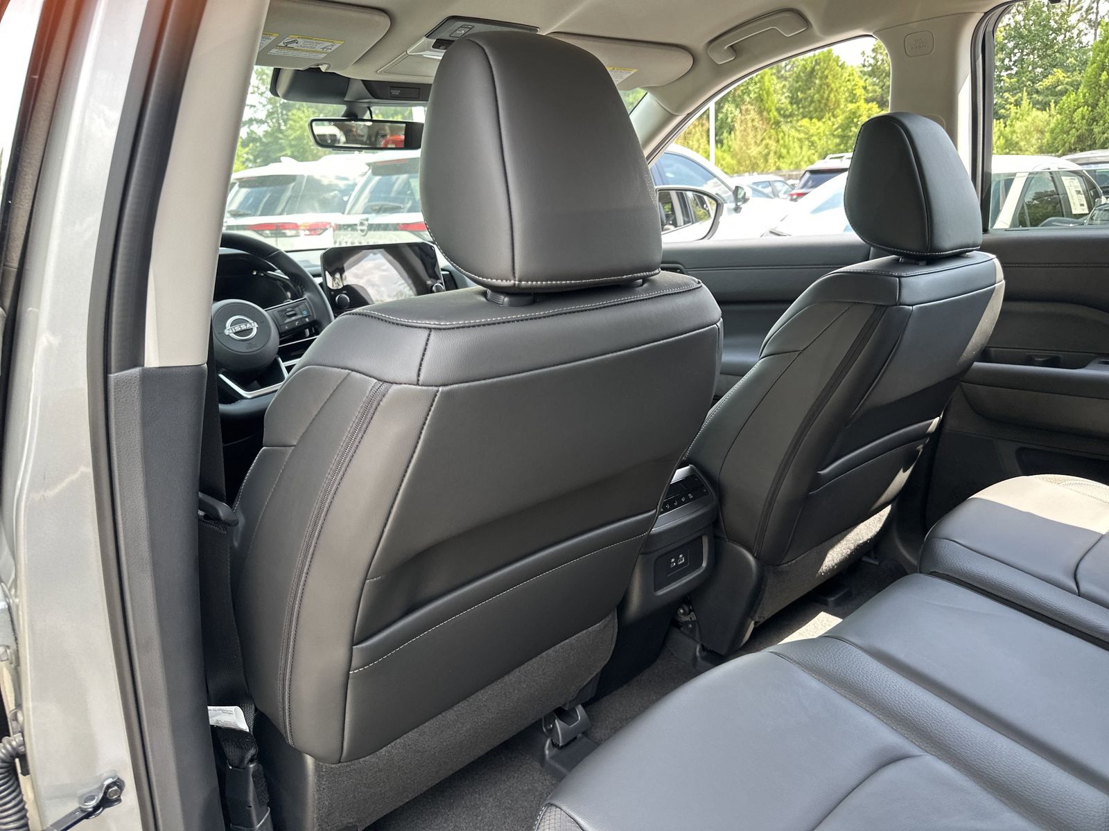 2025 Nissan Pathfinder SL photo 19