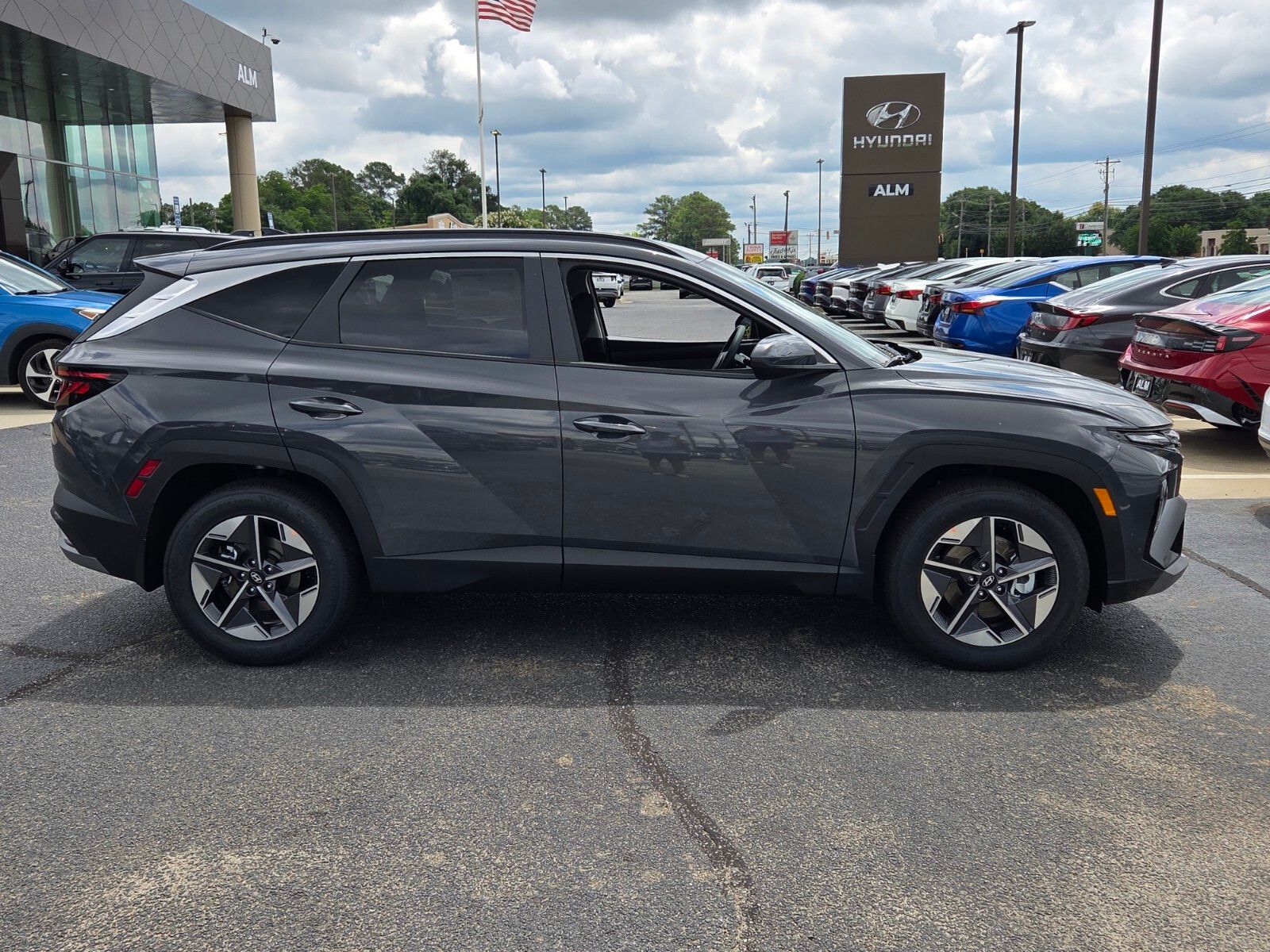 New 2026 Gray HYUNDAI SEL image 12