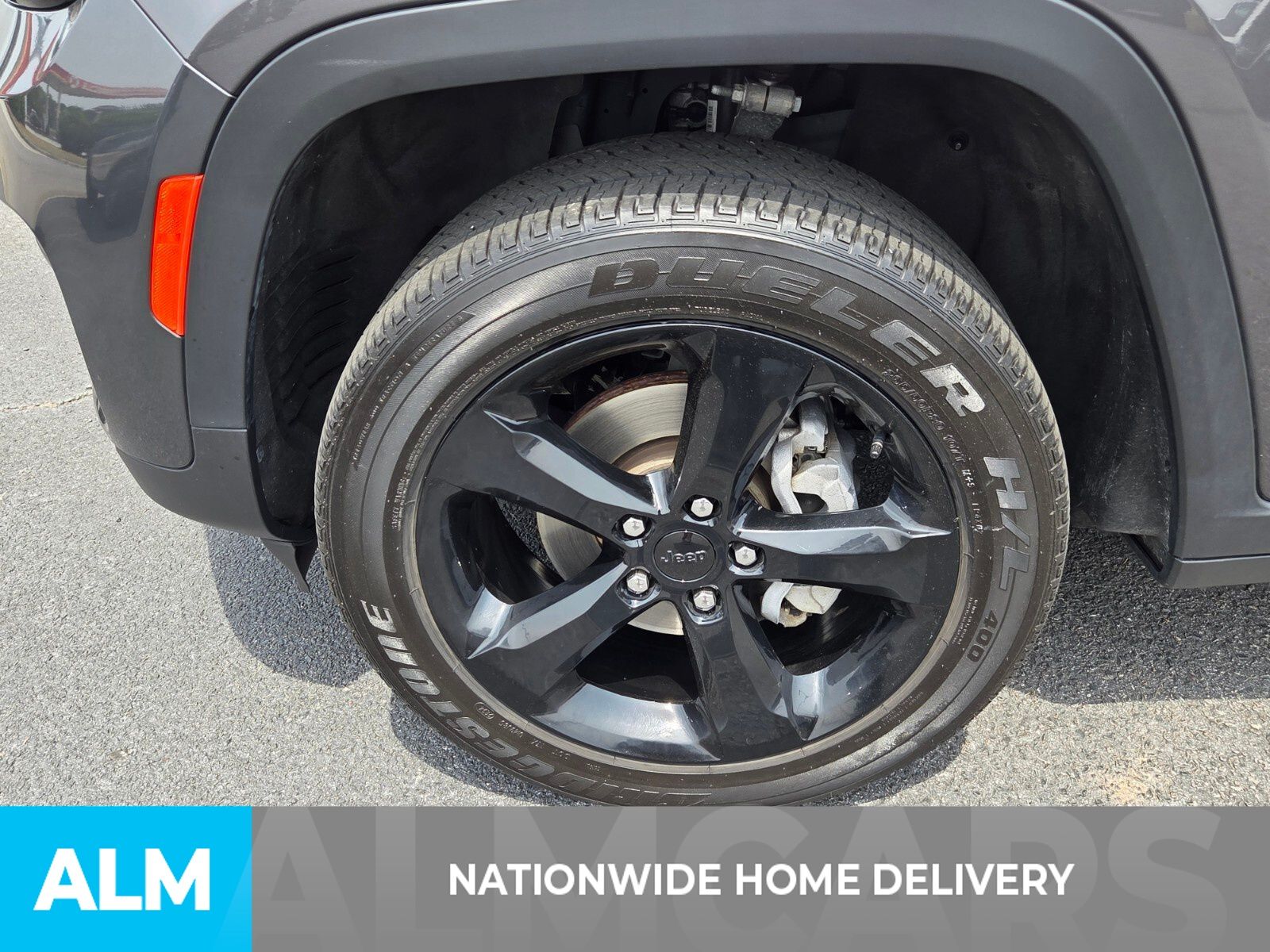 Used 2024 Gray Jeep Altitude image 5