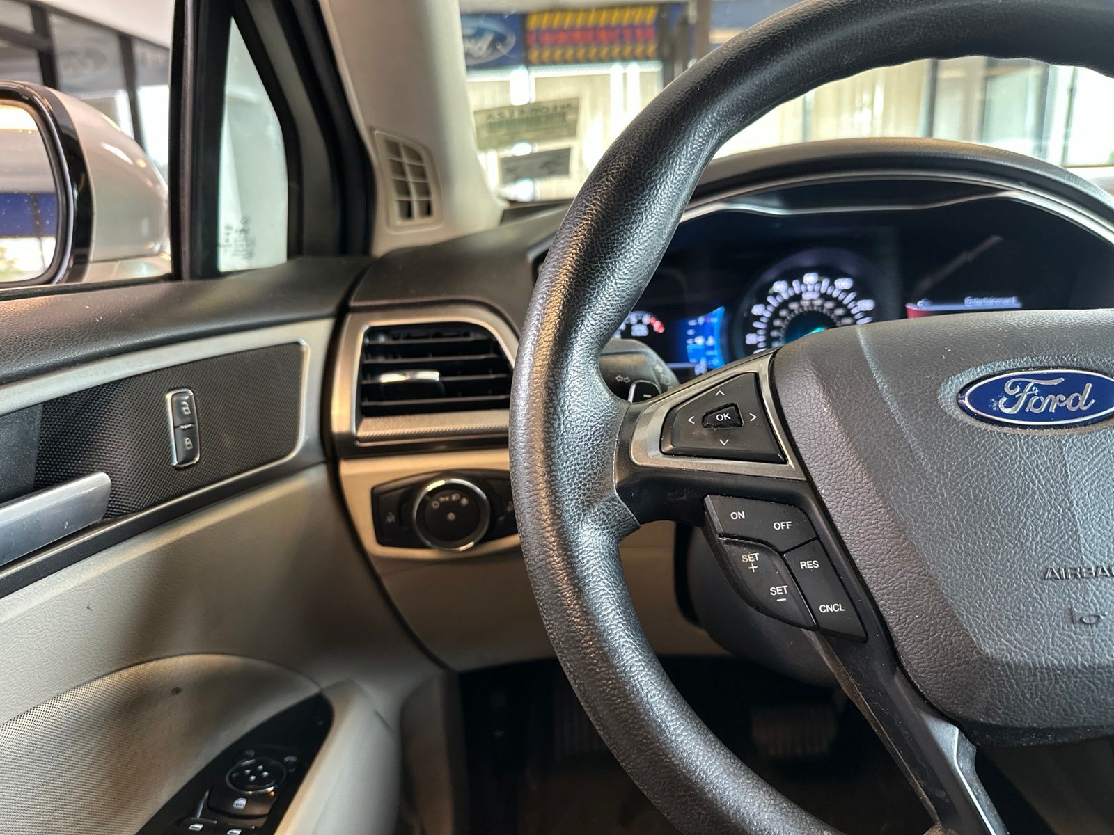 Certified Used 2017 Ingot Silver Ford SE image 19