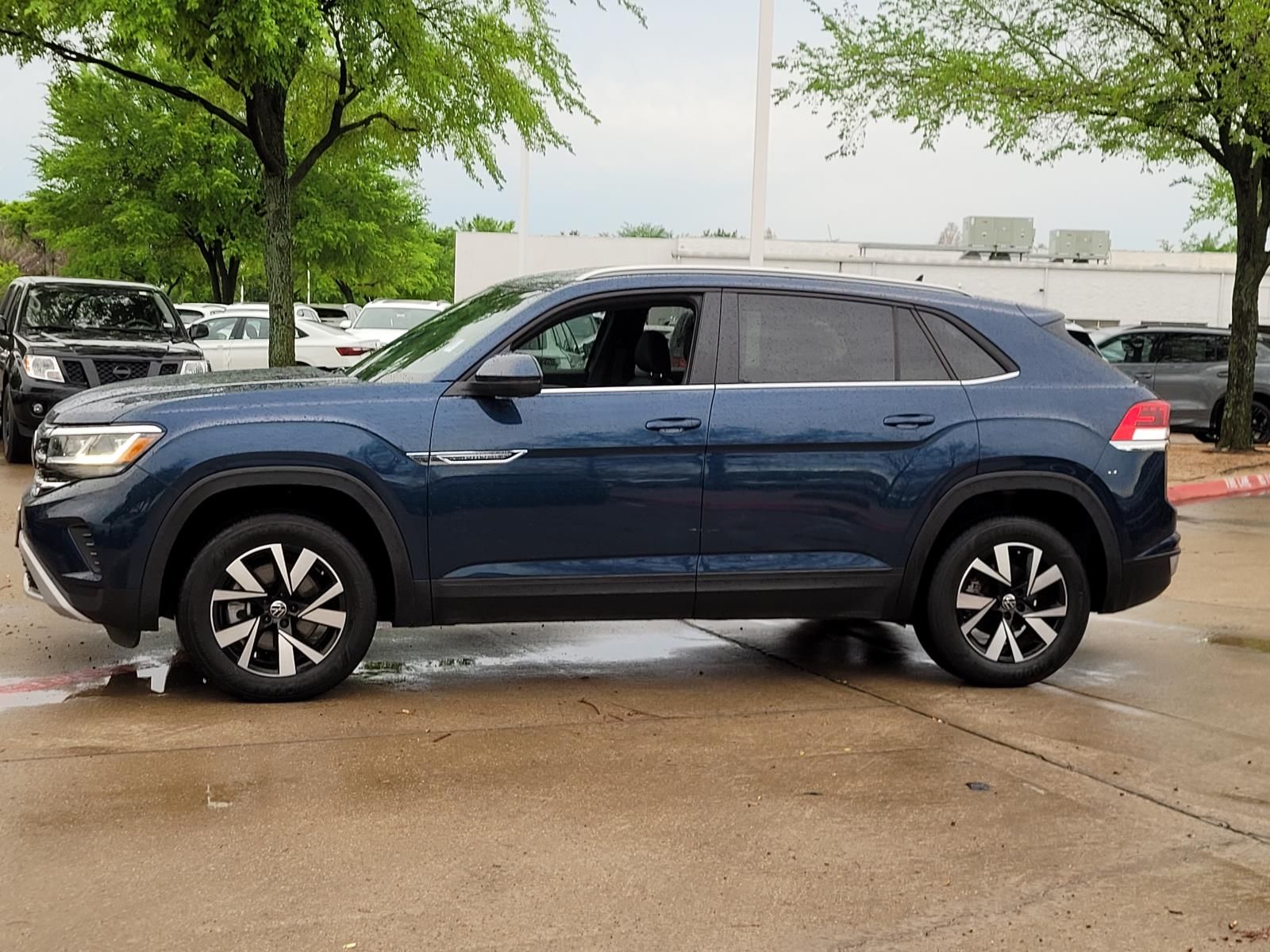 View vehicle photo 4