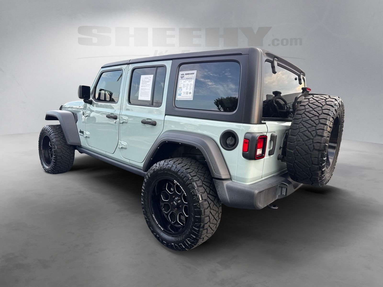 Used 2023  Jeep Sport image 11