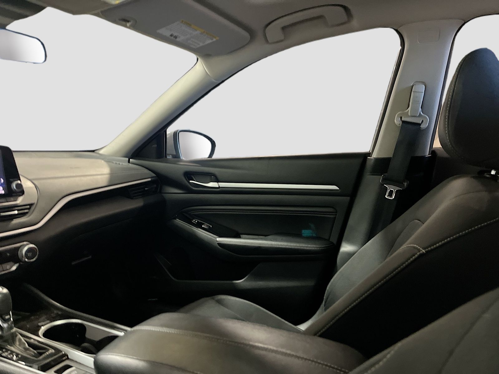 Used 2021 Silver Nissan 2.5 SV image 22