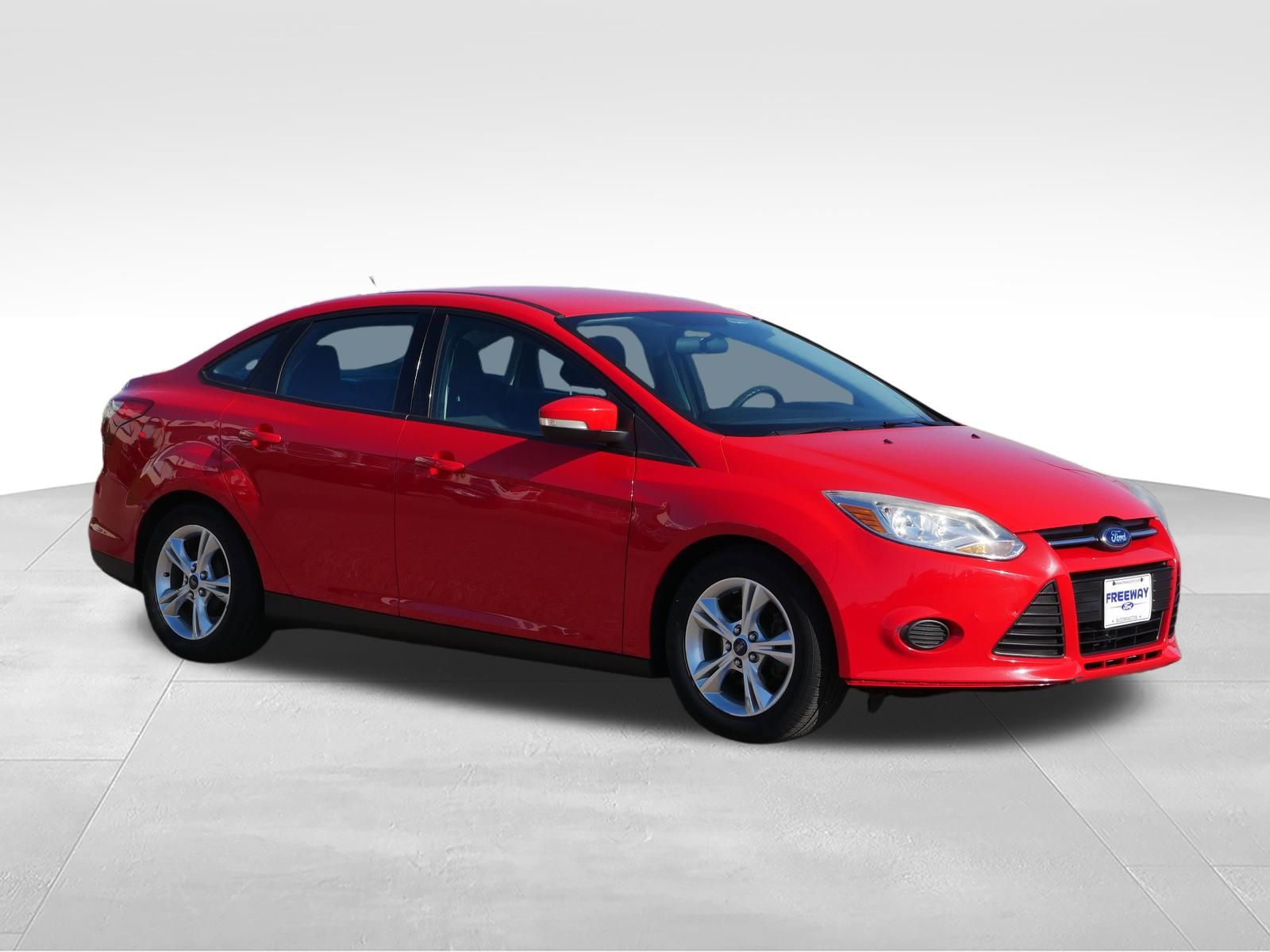 Race Red 2014 Ford Focus SE Sedan Front-Wheel Drive 6-Speed Automatic