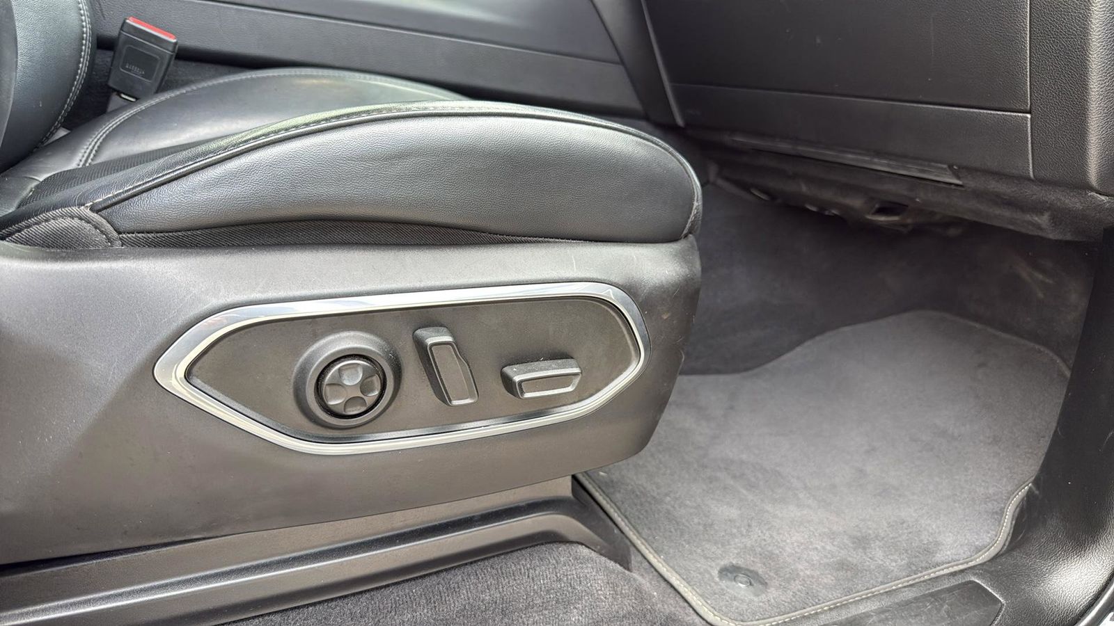 Used Car 2022 Jeep Wagoneer  Series I For Sale Under $40,000 In Austin, Texas