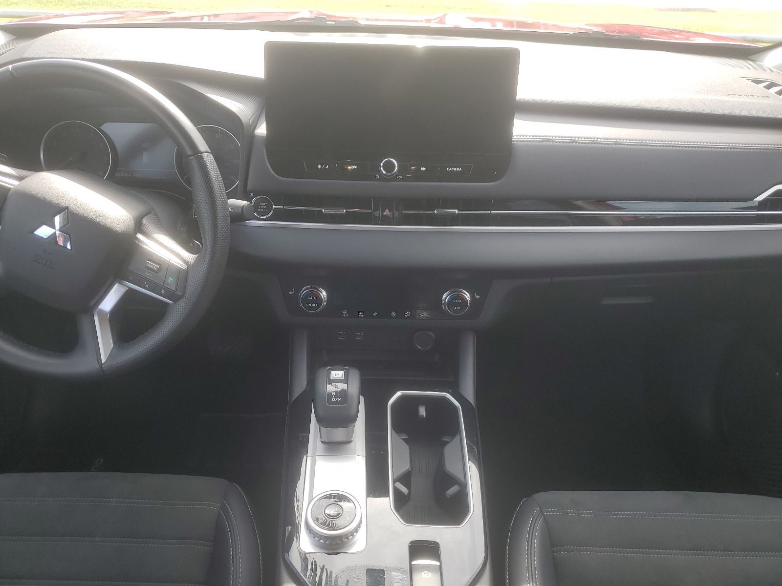 2025 Mitsubishi Outlander SE Red at Royal Nissan