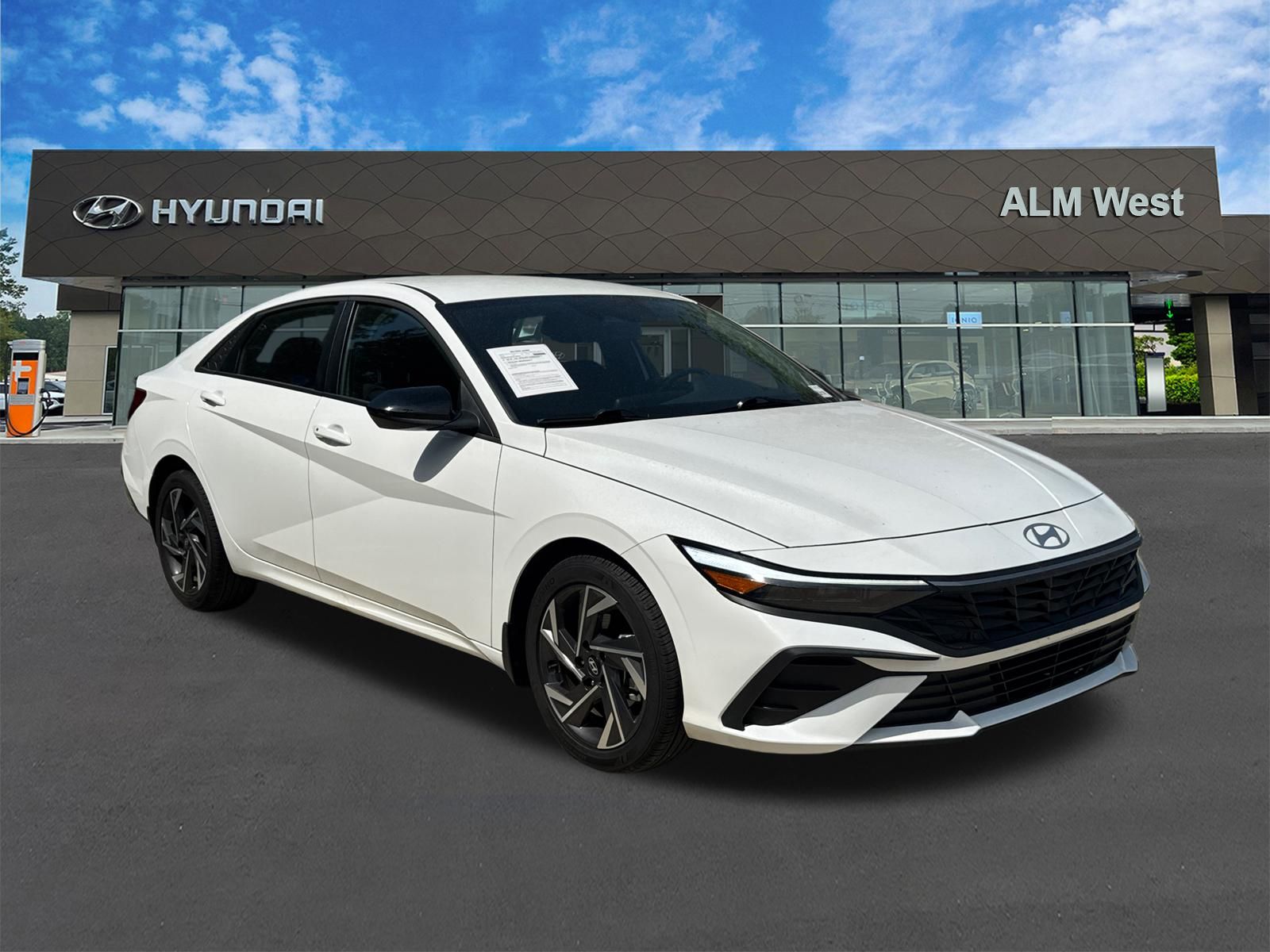 Used 2025 White Hyundai SEL Sport image 3