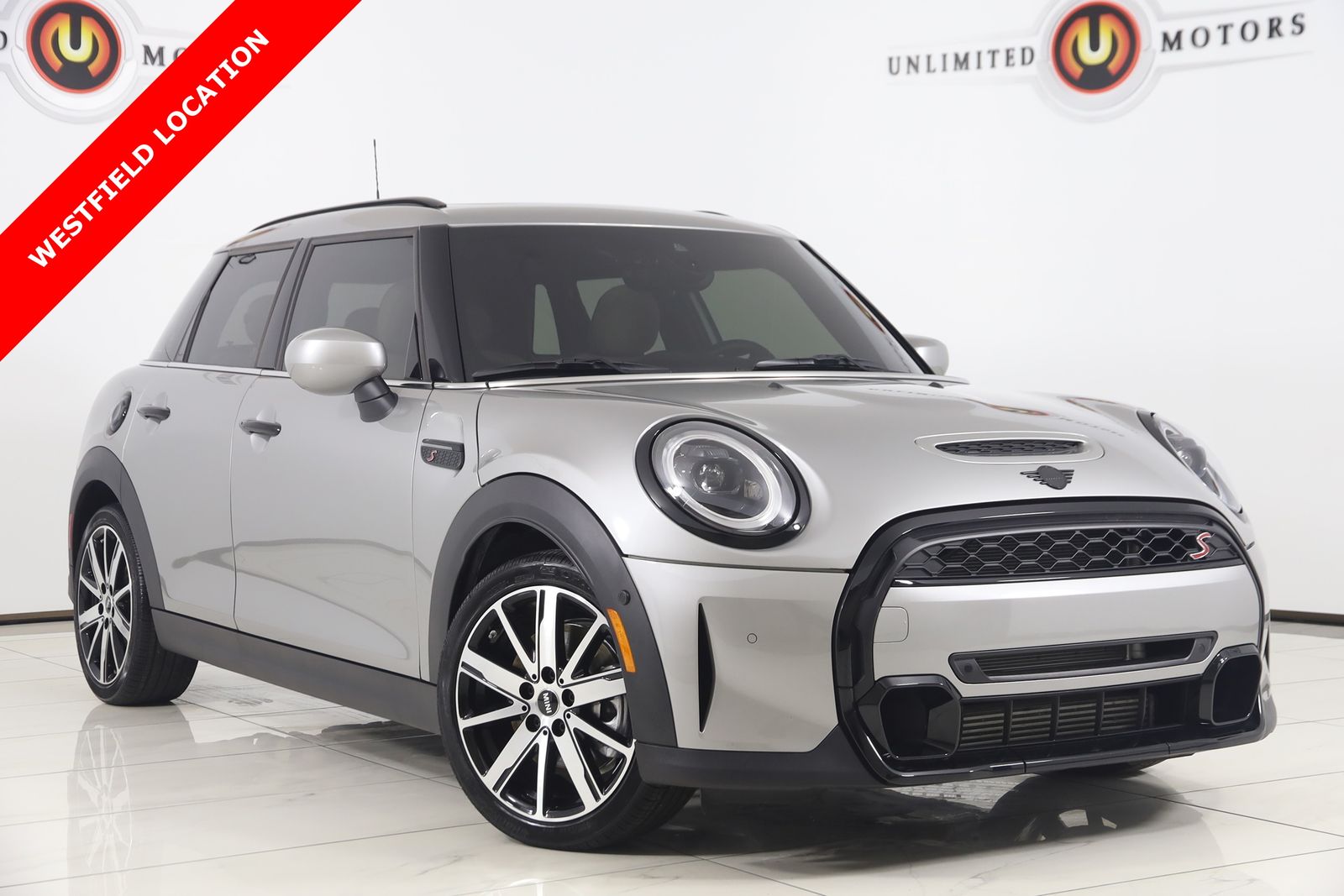 Melting Silver III Metallic 2024 MINI Cooper Hatchback Front-Wheel Drive 7-Speed Automatic
