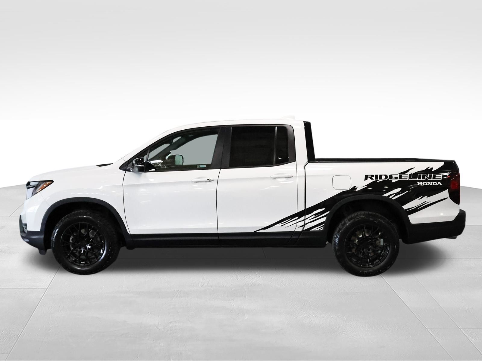 Platinum White Pearl 2026 Honda Ridgeline Pickup Truck All-Wheel Drive 9-Speed Automatic