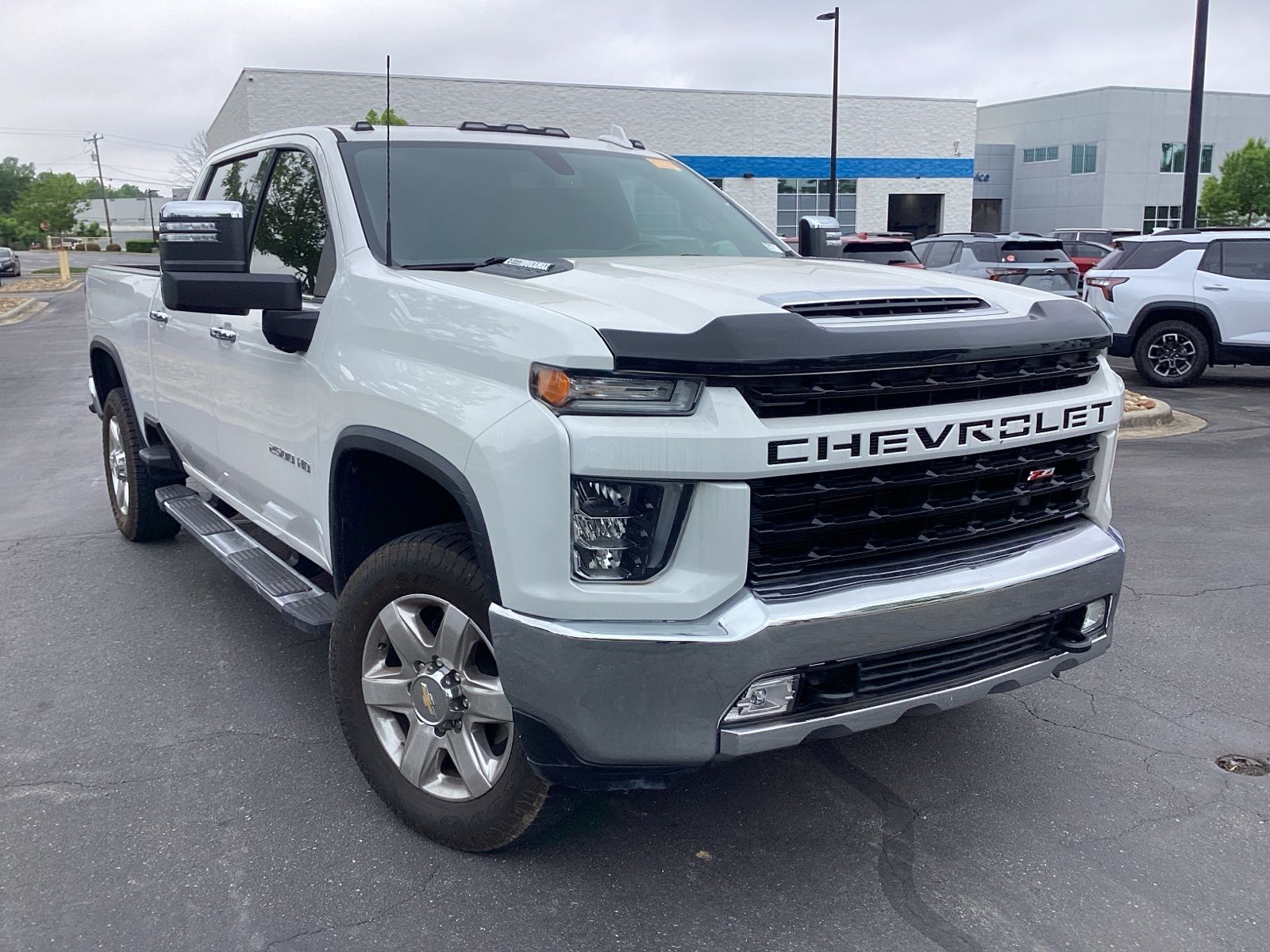White (Iridescent Pearl Tricoat) 2021 Chevrolet Silverado 2500HD LTZ Crew Cab 4WD Pickup Truck Four-Wheel Drive Automatic