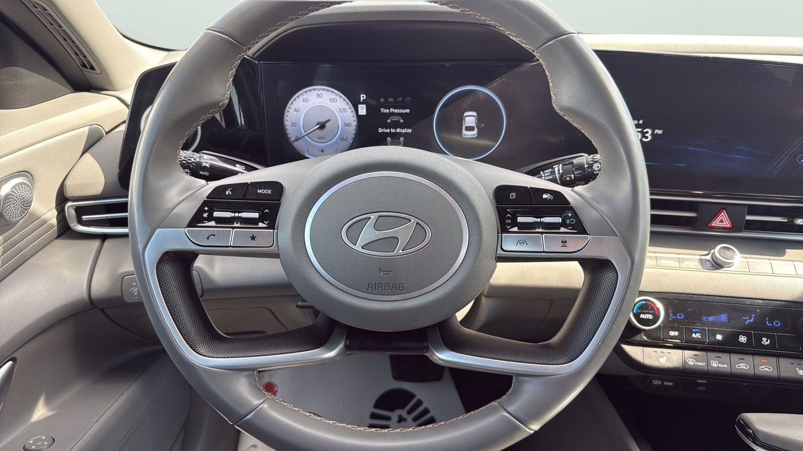 Used 2025 Gray Hyundai SEL Convenience image 14