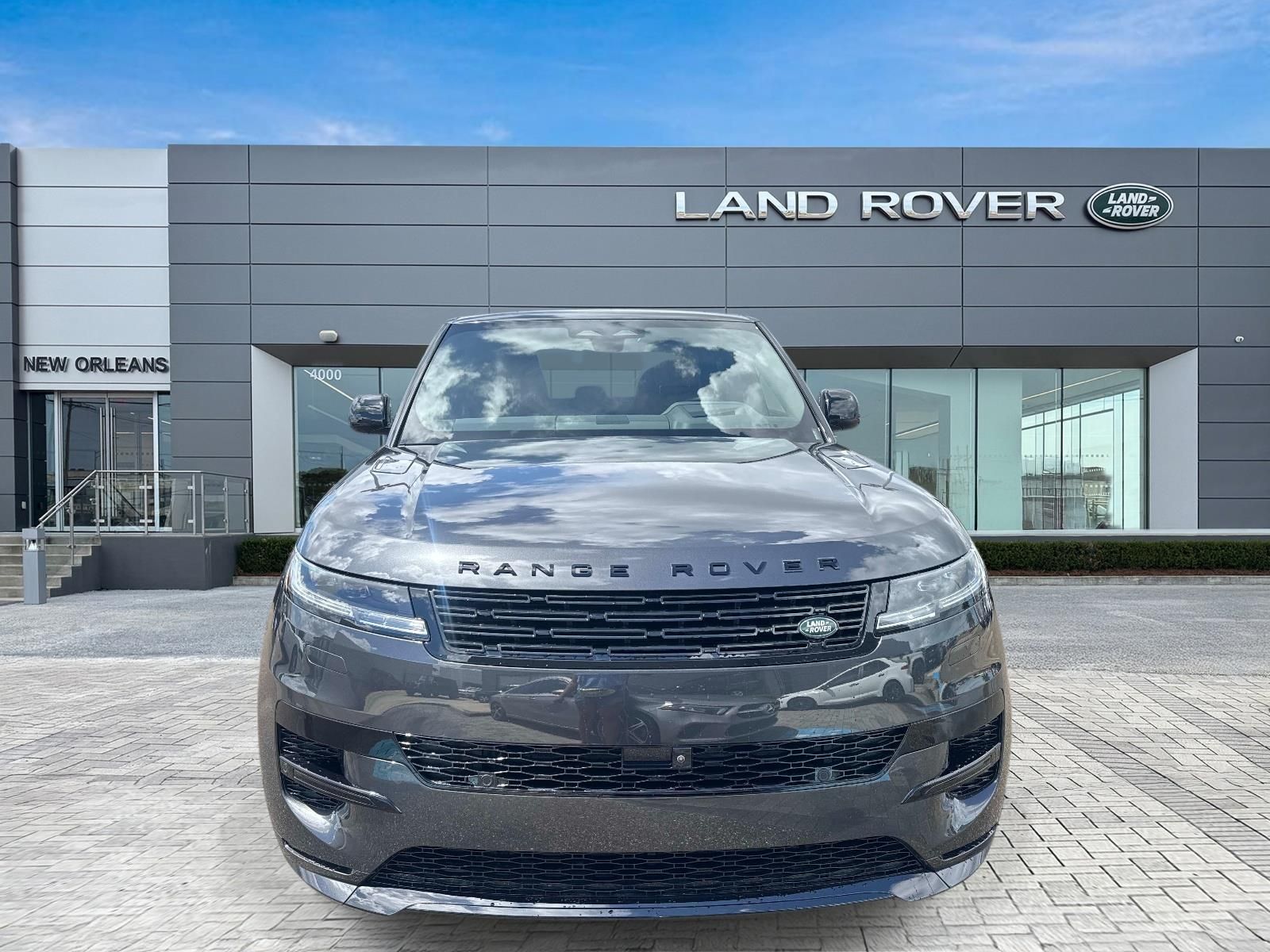 View vehicle photo 4