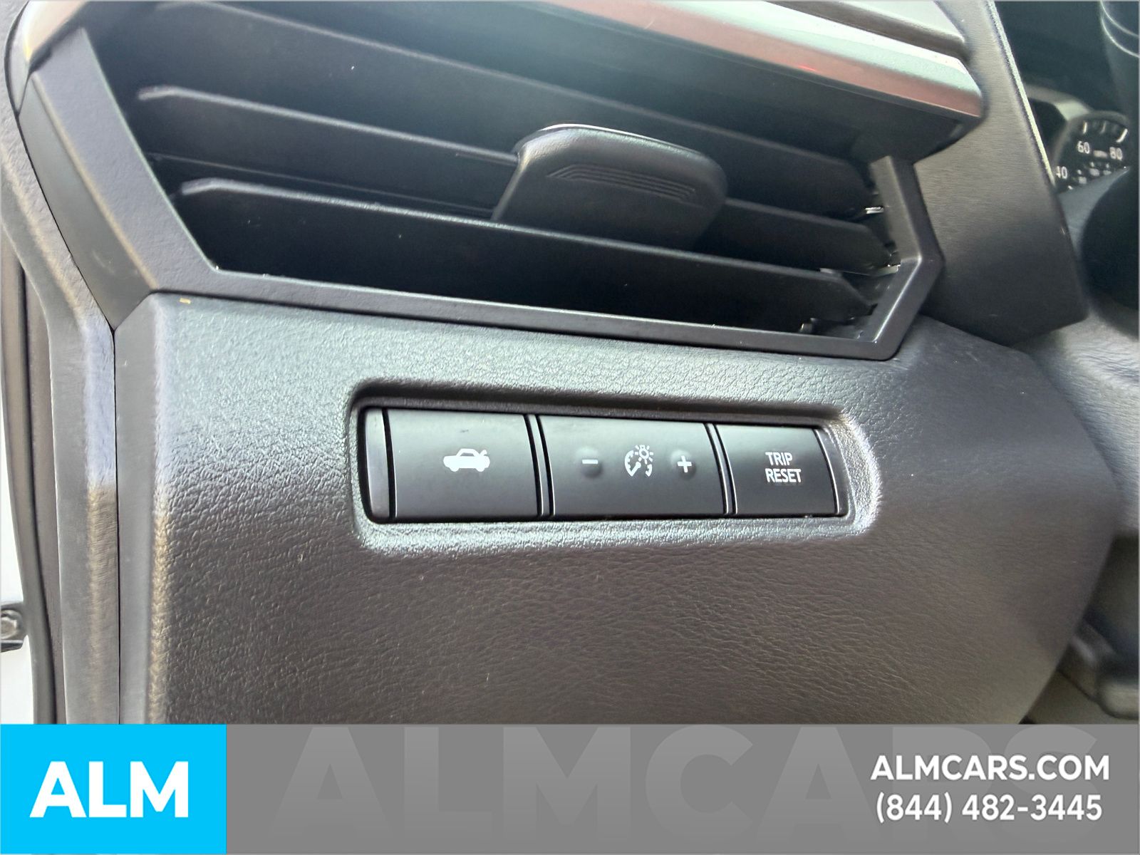 Used 2025 White Nissan 2.5 SV image 24