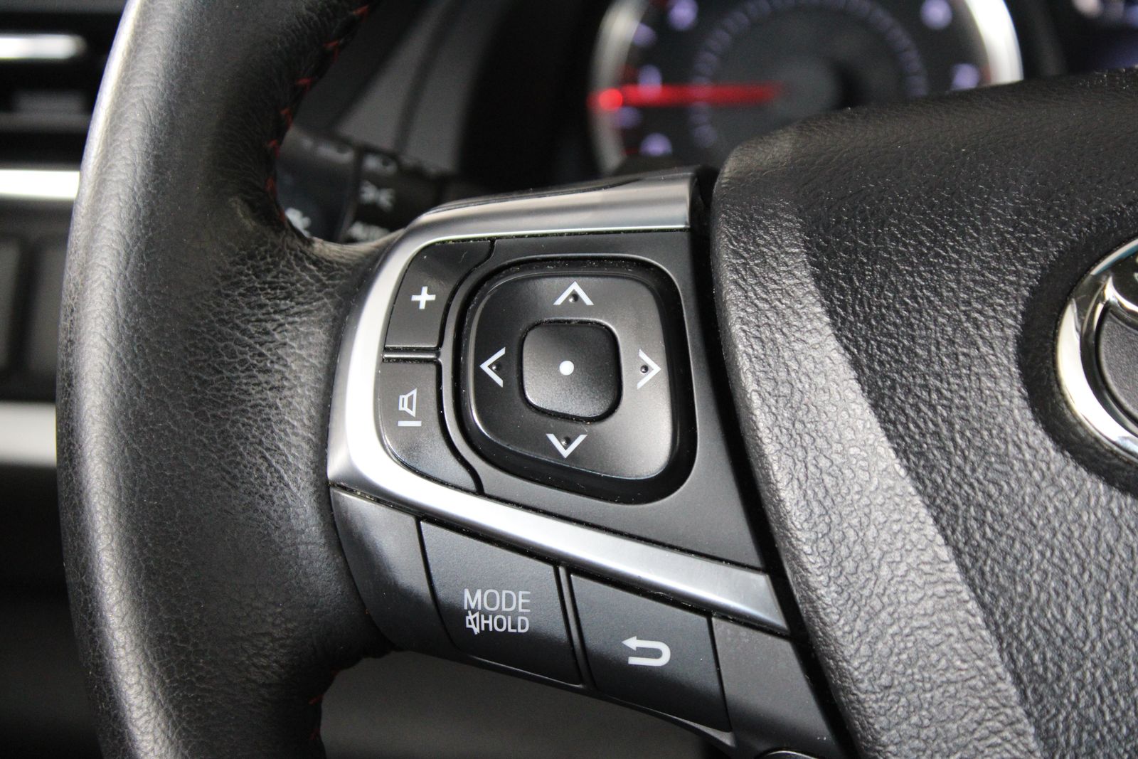 Used 2016 Silver Toyota SE image 20