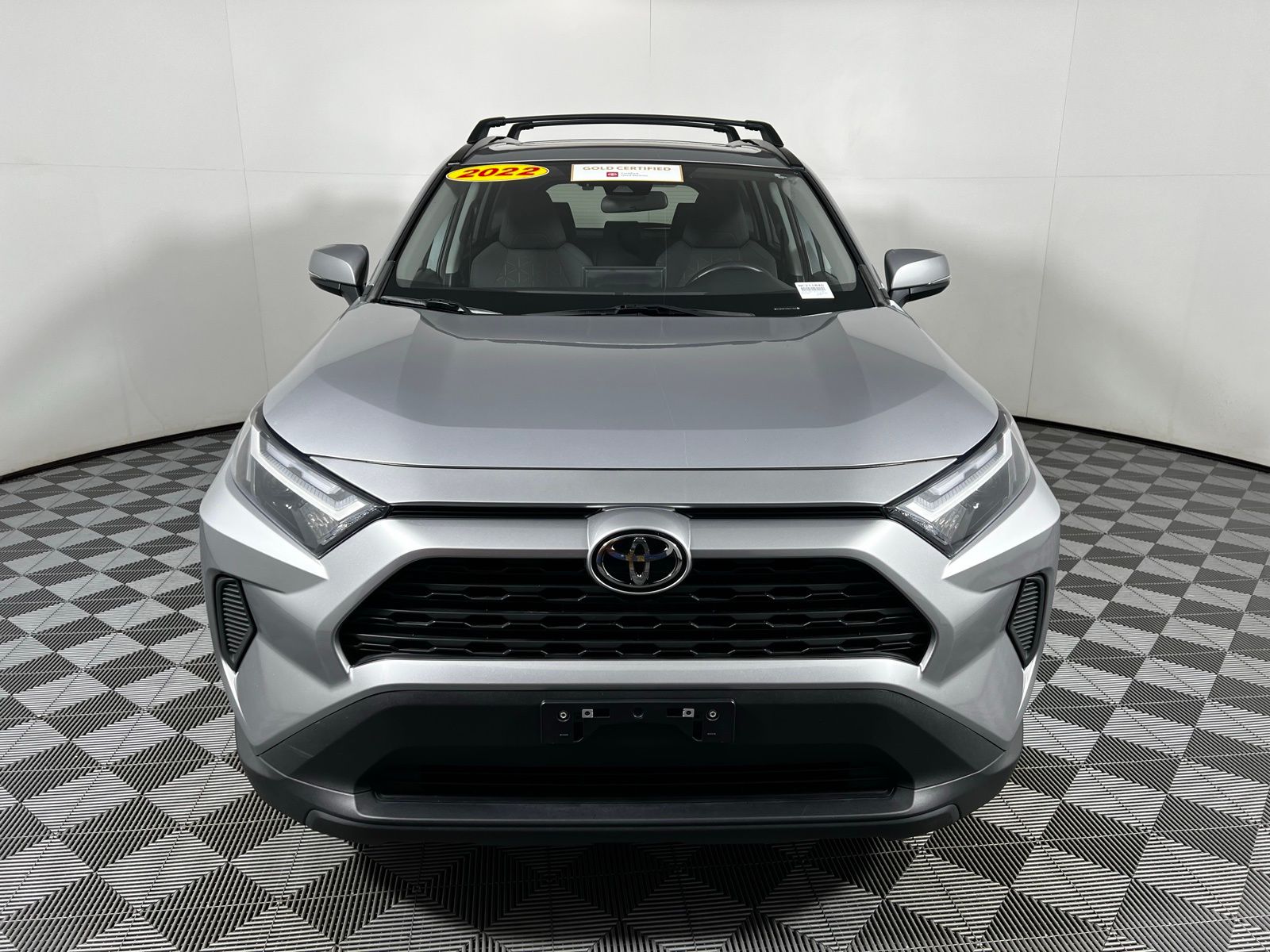 2022 Toyota RAV4 XLE 2