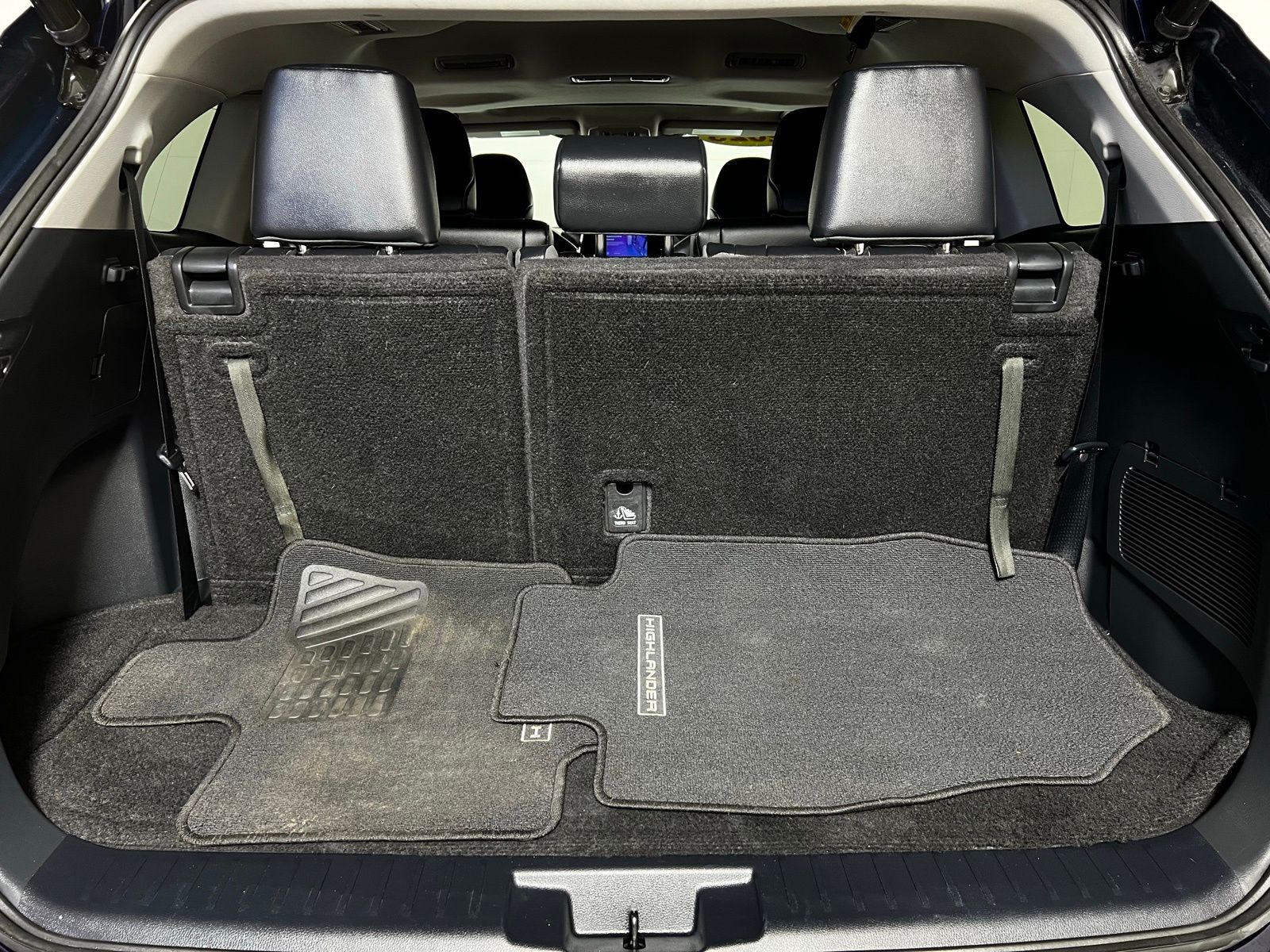 Thumbnail: 2023 Toyota Highlander - 25