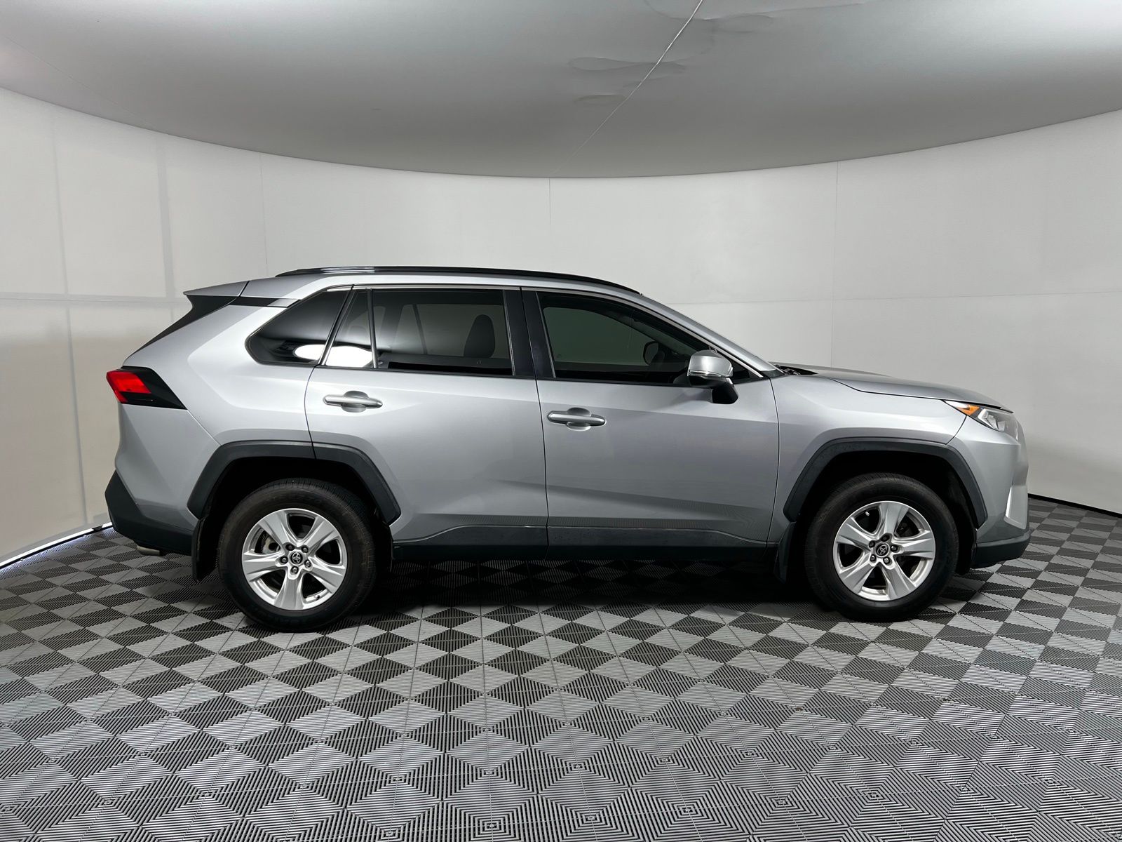 Thumbnail: 2021 Toyota RAV4 - 4