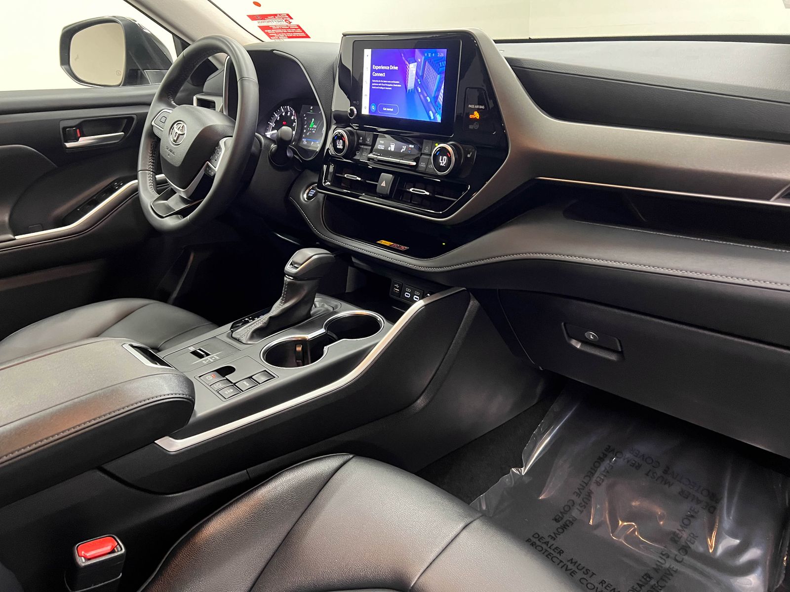 used 2025 Toyota Highlander car, priced at $43,388