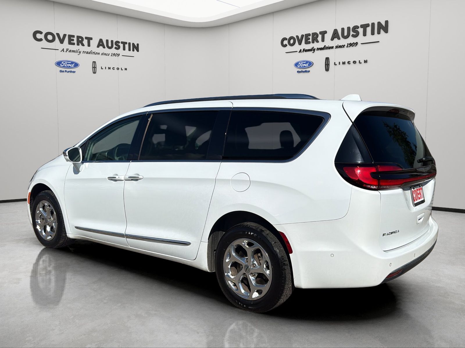 Used Car 2021 Chrysler Pacifica  Limited For Sale Under $30,000 In Austin, Texas