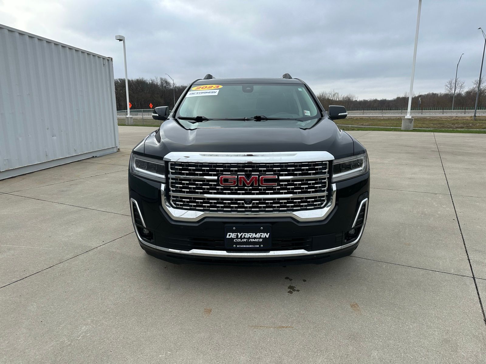 View vehicle photo 2