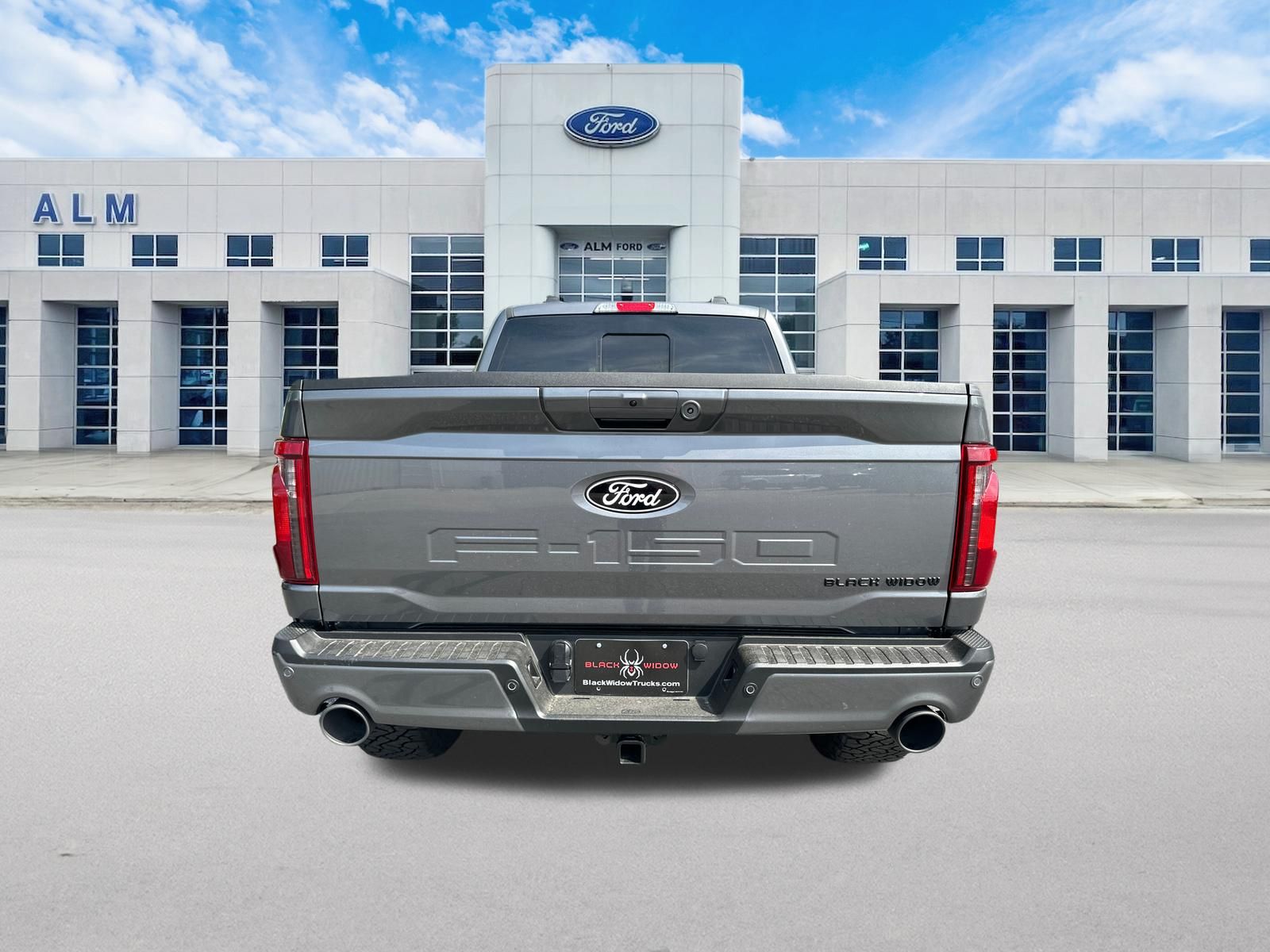New 2026 Carbonized Gray Metallic Ford XLT image 7