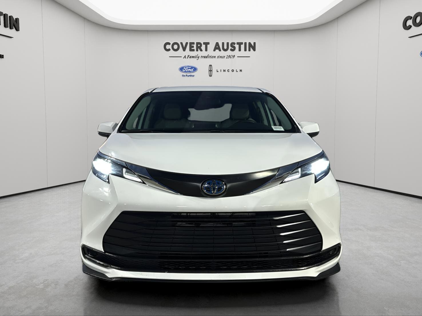 Used Car 2024 Toyota Sienna  Le For Sale Under $35,000 In Austin, Texas