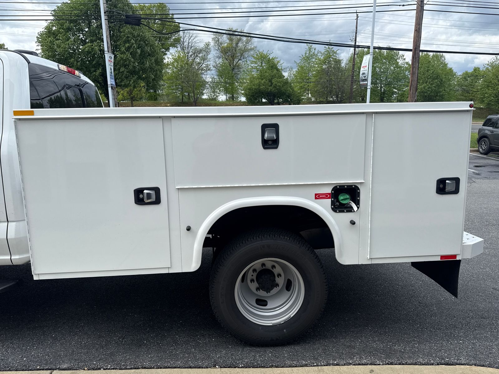 New 2026 Oxford White Ford XL image 14