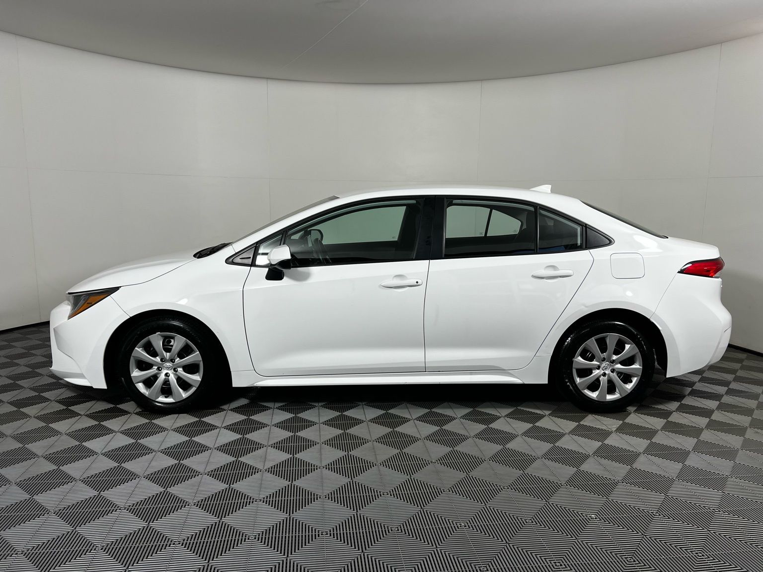 Thumbnail: 2025 Toyota Corolla - 8