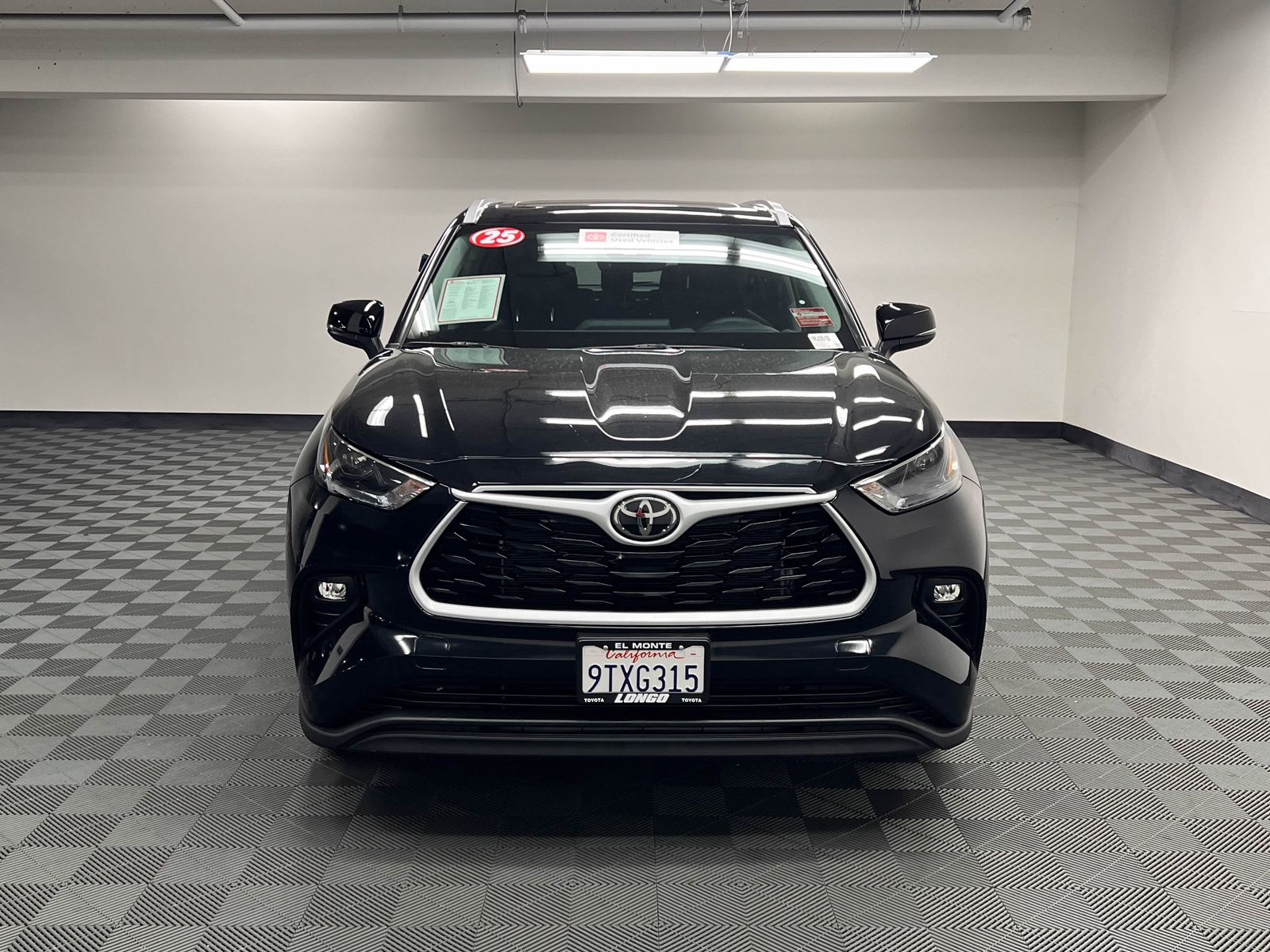 used 2025 Toyota Highlander car, priced at $43,388
