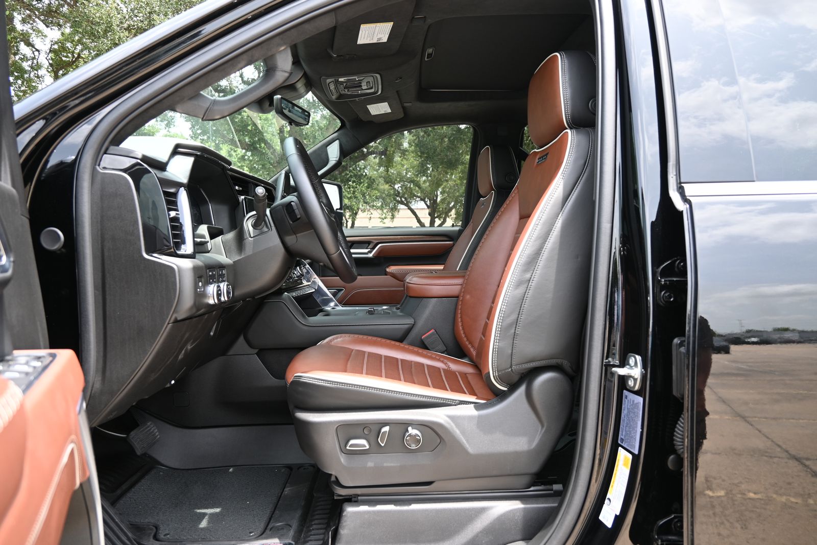 2025 GMC Sierra 2500HD Denali Ultimate Black at South Houston Nissan
