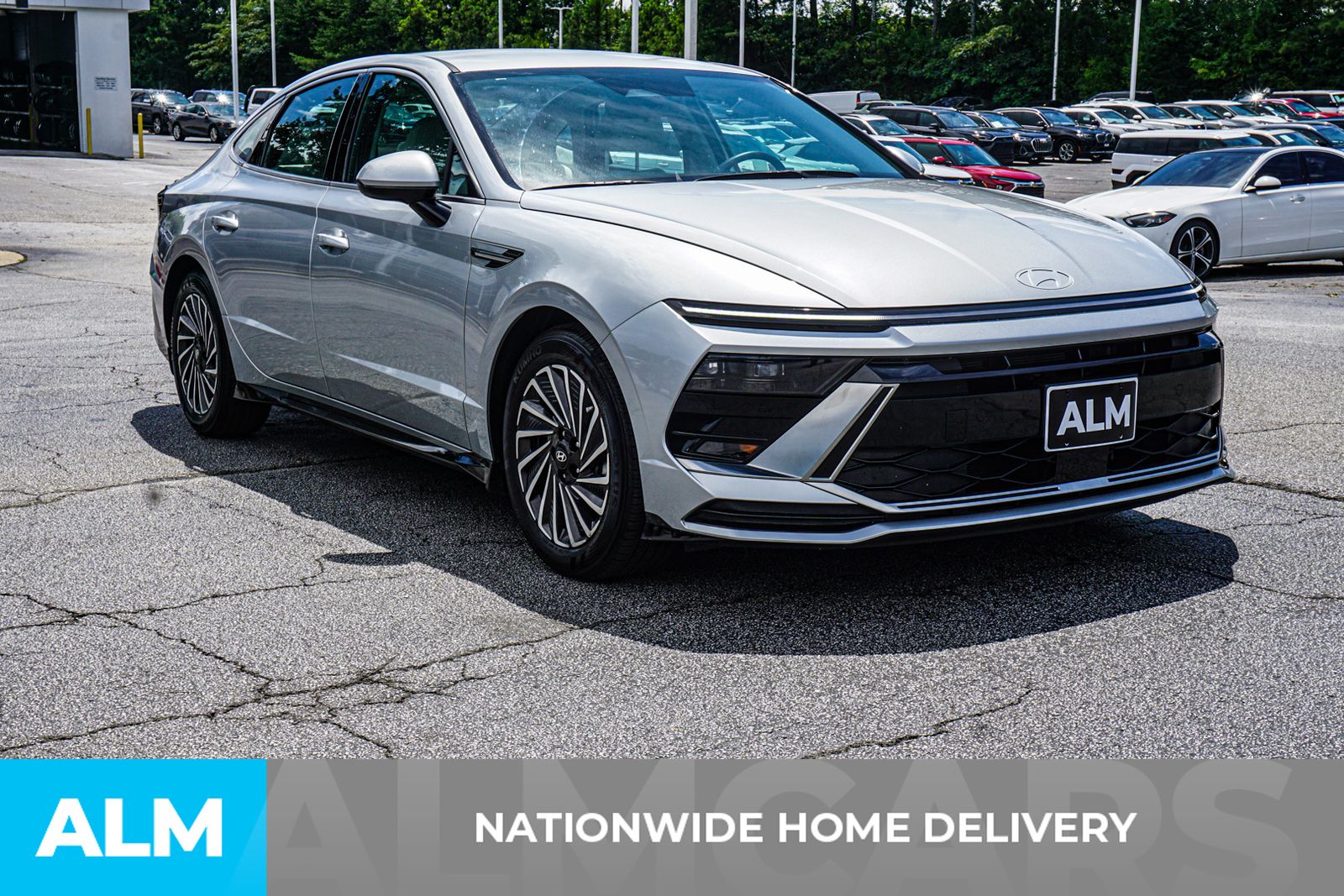 Used 2024 Silver Hyundai SEL image 5