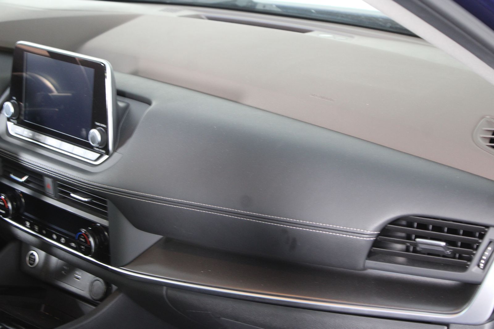 Used 2023 Blue Nissan SV image 28