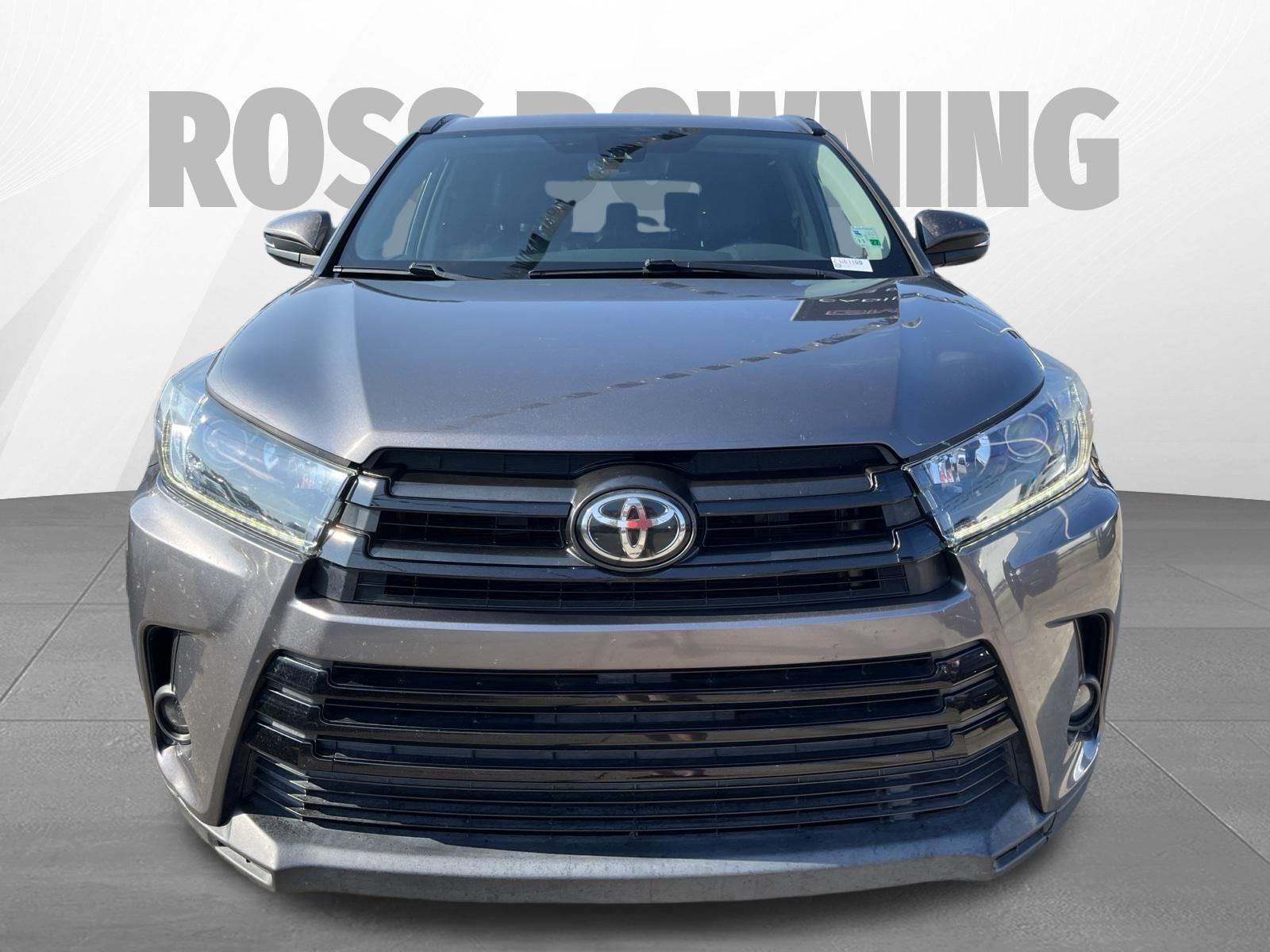 2019 Toyota Highlander SE - 1