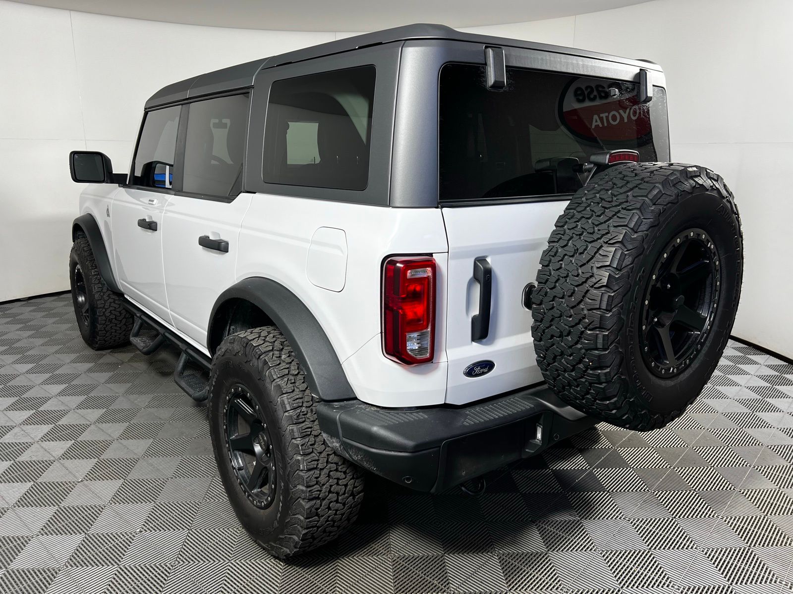 2023 Ford Bronco Black Diamond 7