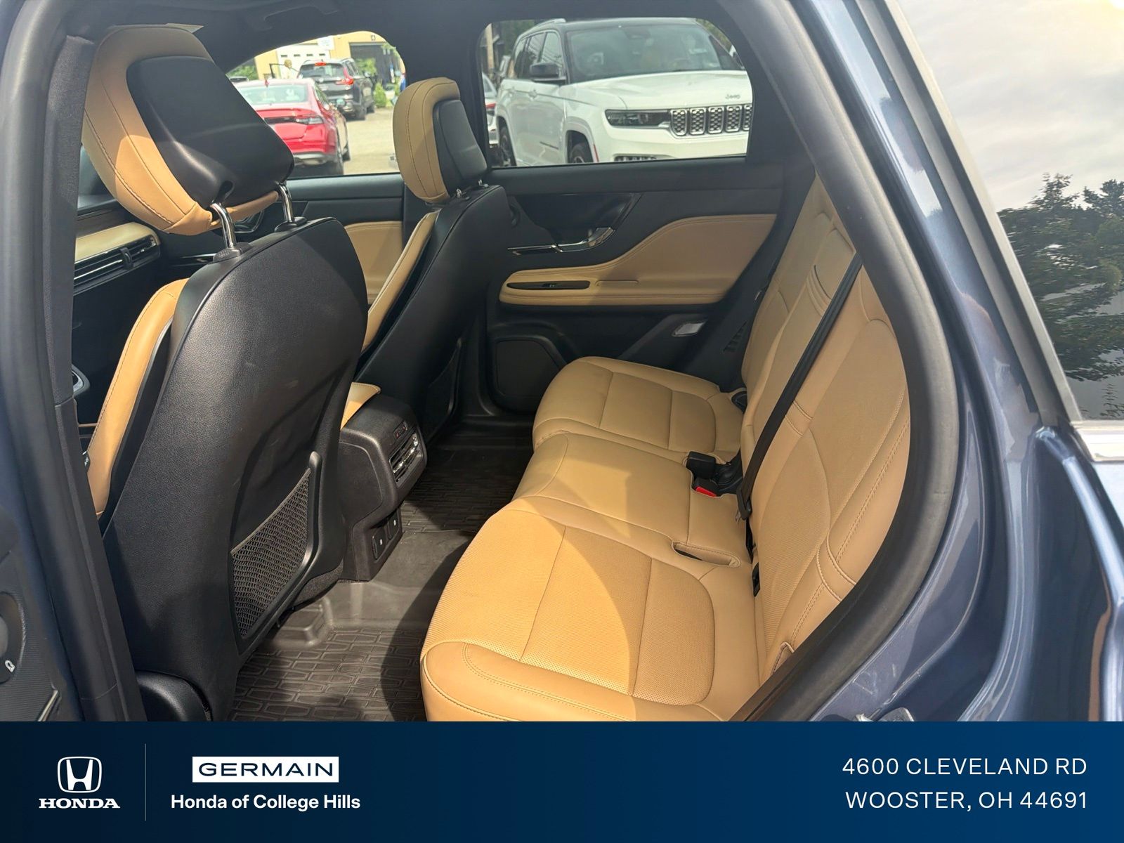 Used 2022 Blue Lincoln Grand Touring image 12