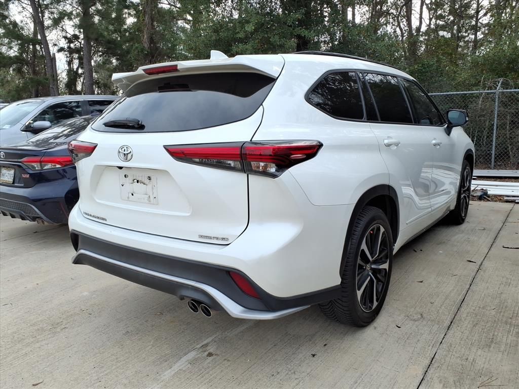 2021 Toyota Highlander XSE White at Autostrade