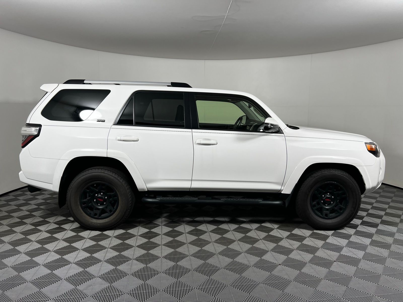 Thumbnail: 2023 Toyota 4Runner - 4