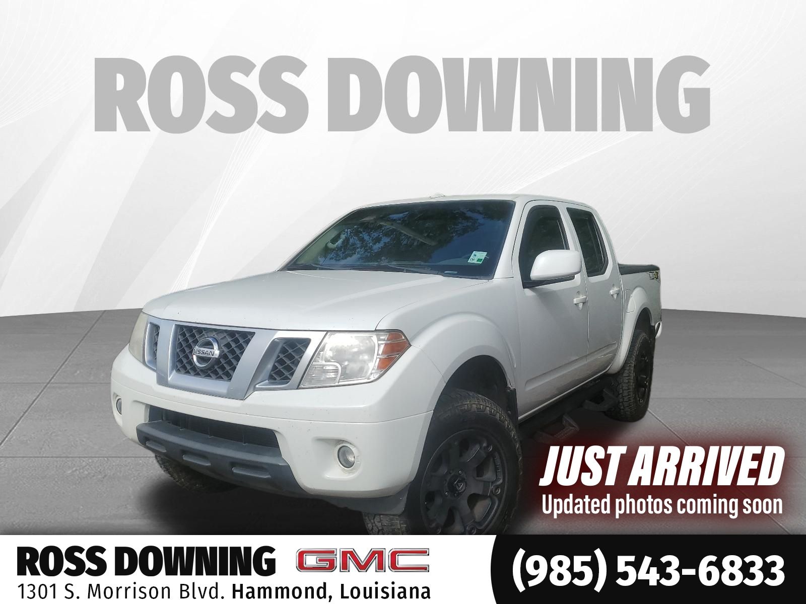 Glacier White 2013 Nissan Frontier PRO-4X Crew Cab 4WD Pickup Truck Four-Wheel Drive 5-Speed Automatic Overdrive