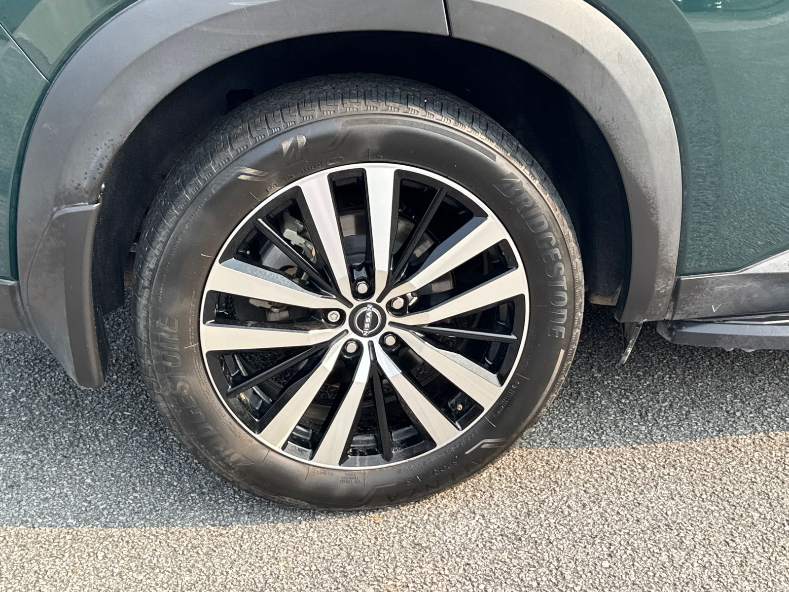 2024 Nissan Pathfinder Platinum photo 17