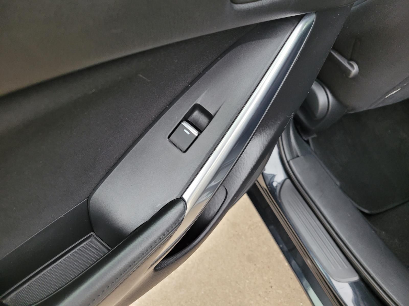 used 2016 Mazda Mazda6 car, priced at $9,780
